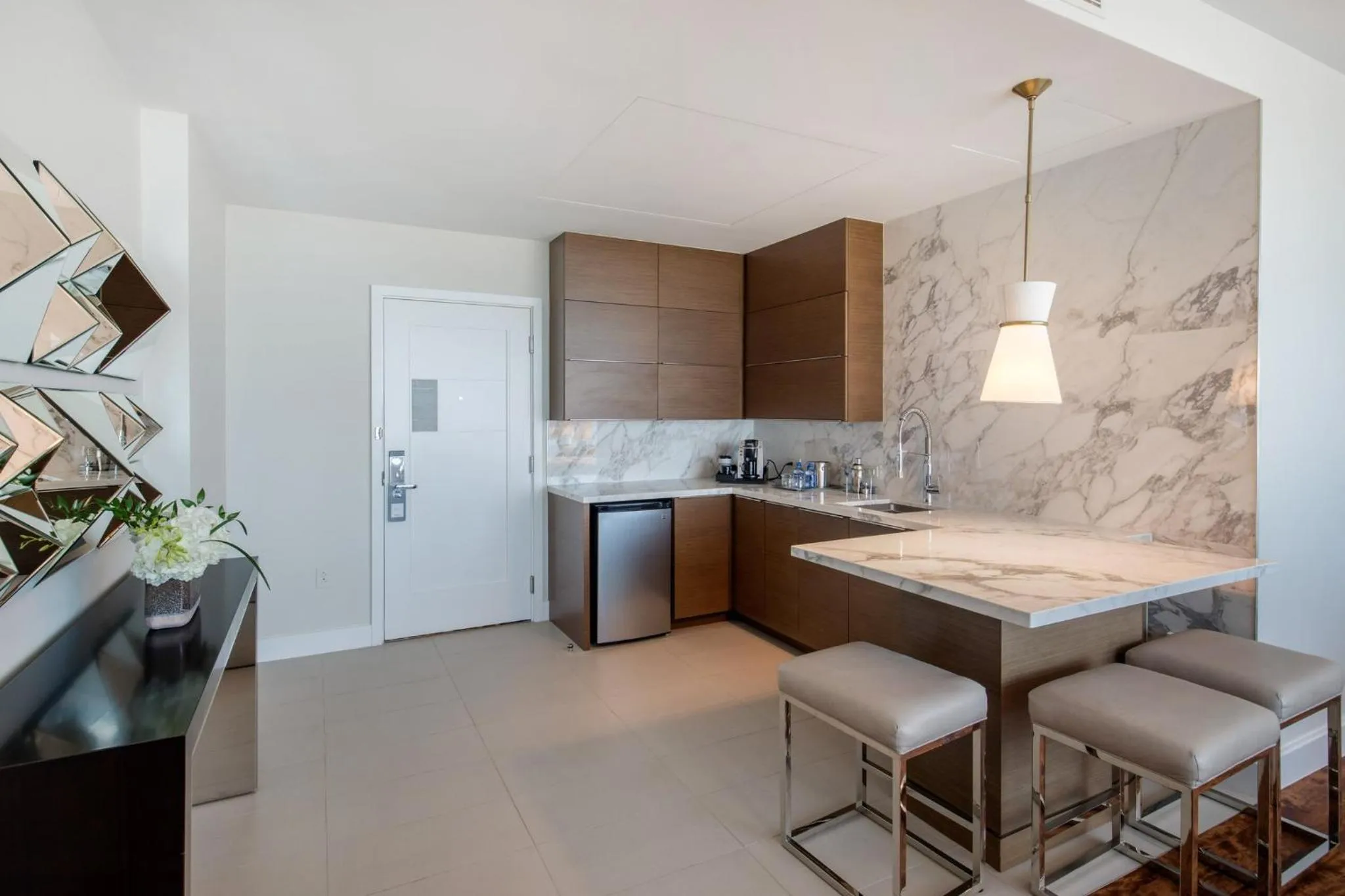 Photo of the whole room in Omni Frisco at The Star