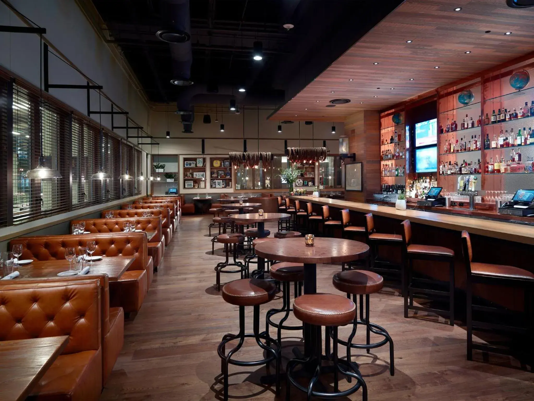 Lounge or bar in Omni Frisco at The Star Lounge or bar in Omni Frisco at The Star