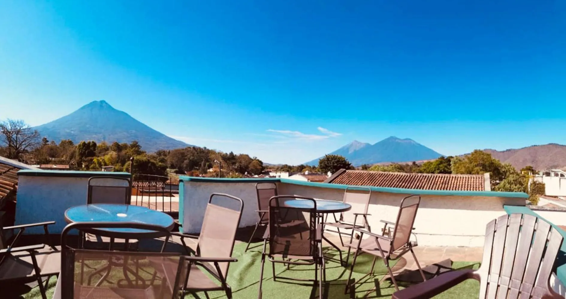 Restaurant/places to eat in Luna Maya Antigua