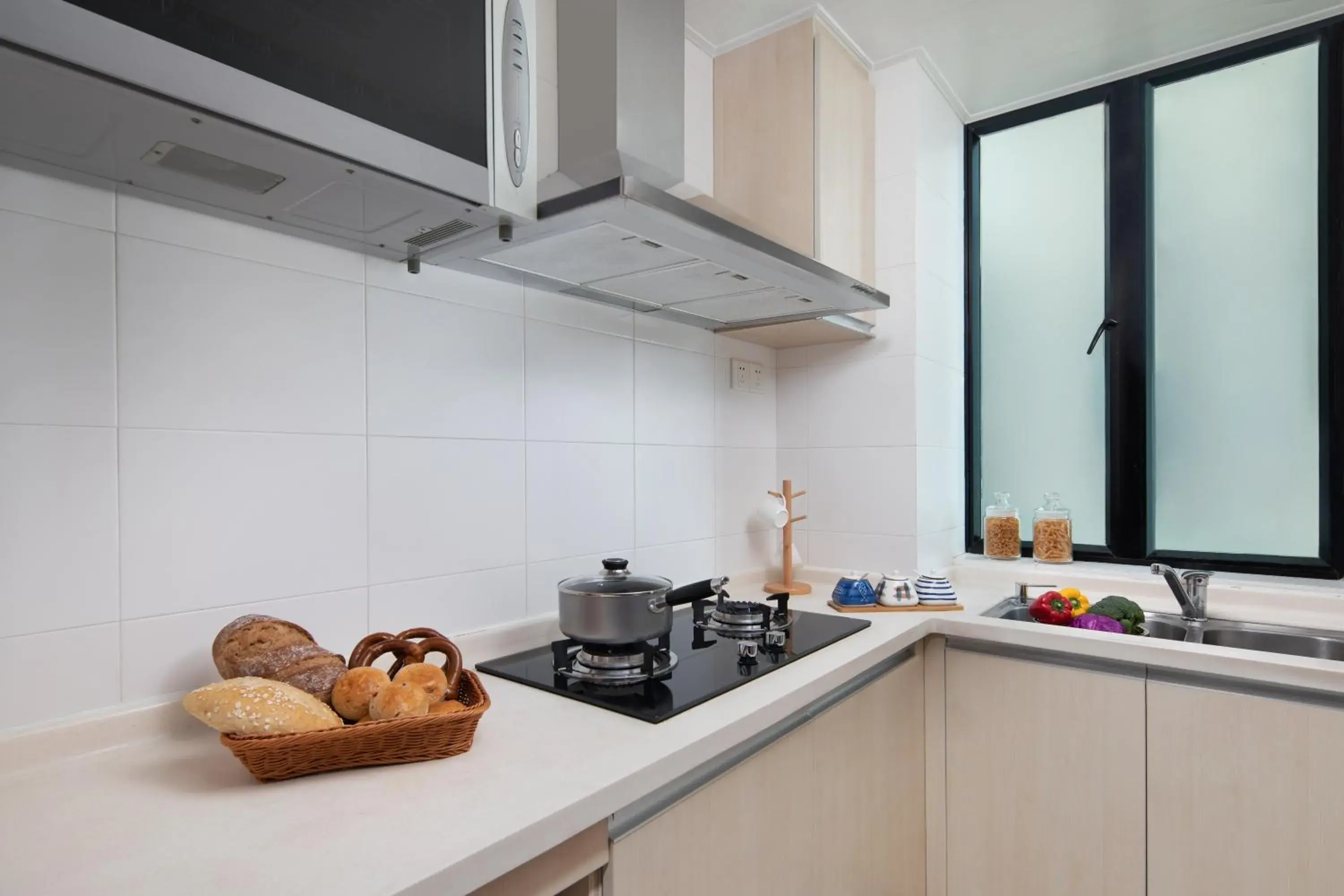 kitchen, Kitchen/Kitchenette in Springdale Serviced Residence Guangzhou