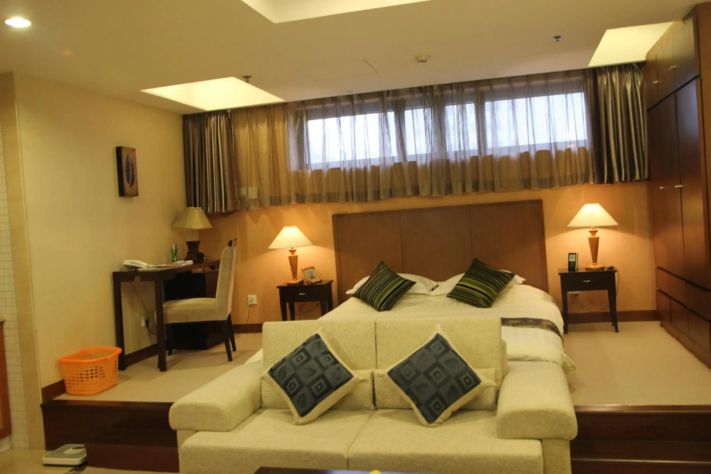 Bed in Dalian Asia Pacific Service Apartment (Former Somerset Harbour Court Dalian) Bed in Dalian Asia Pacific Service Apartment (Former Somerset Harbour Court Dalian)