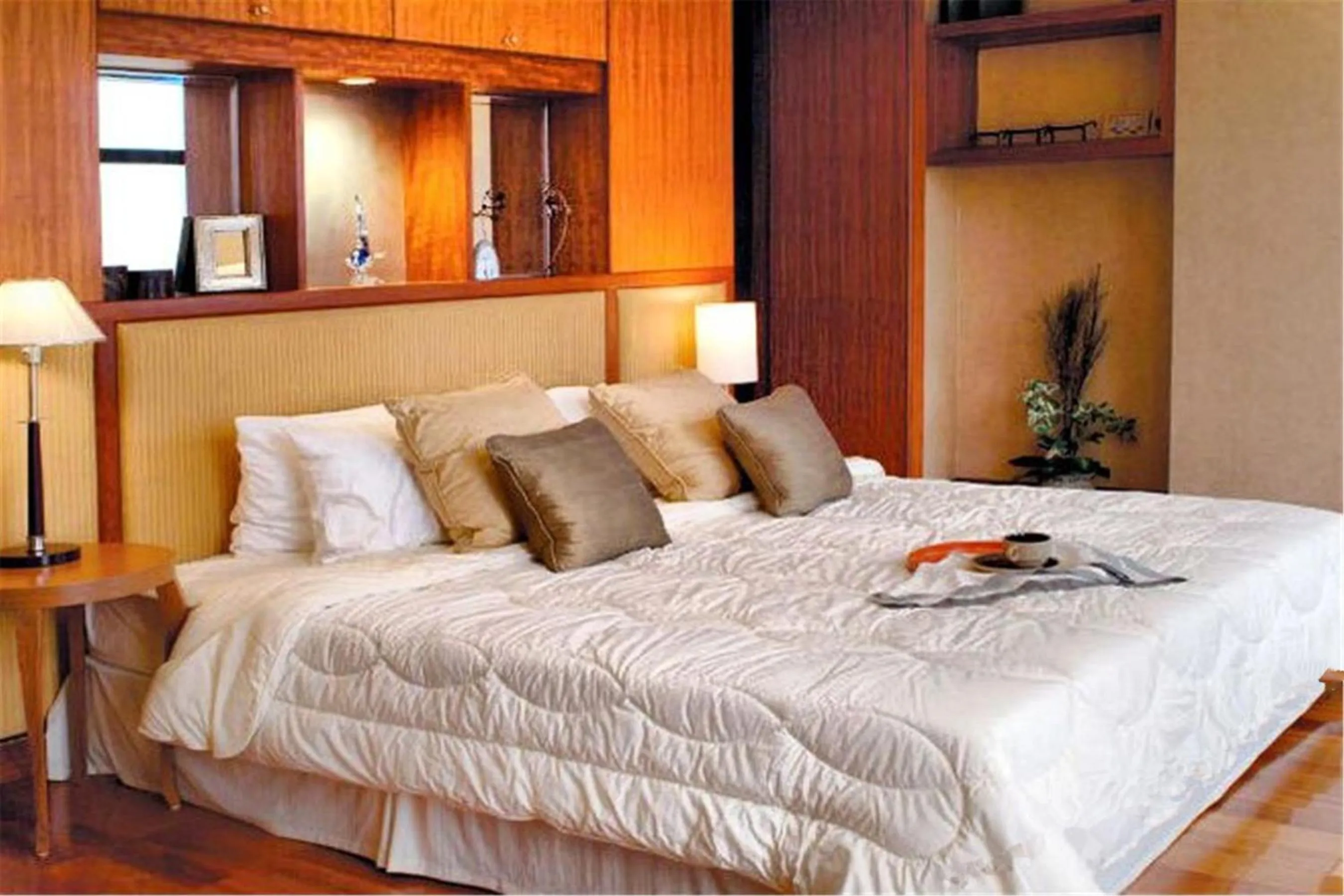 Photo of the whole room, Bed in Dalian Asia Pacific Service Apartment (Former Somerset Harbour Court Dalian)
