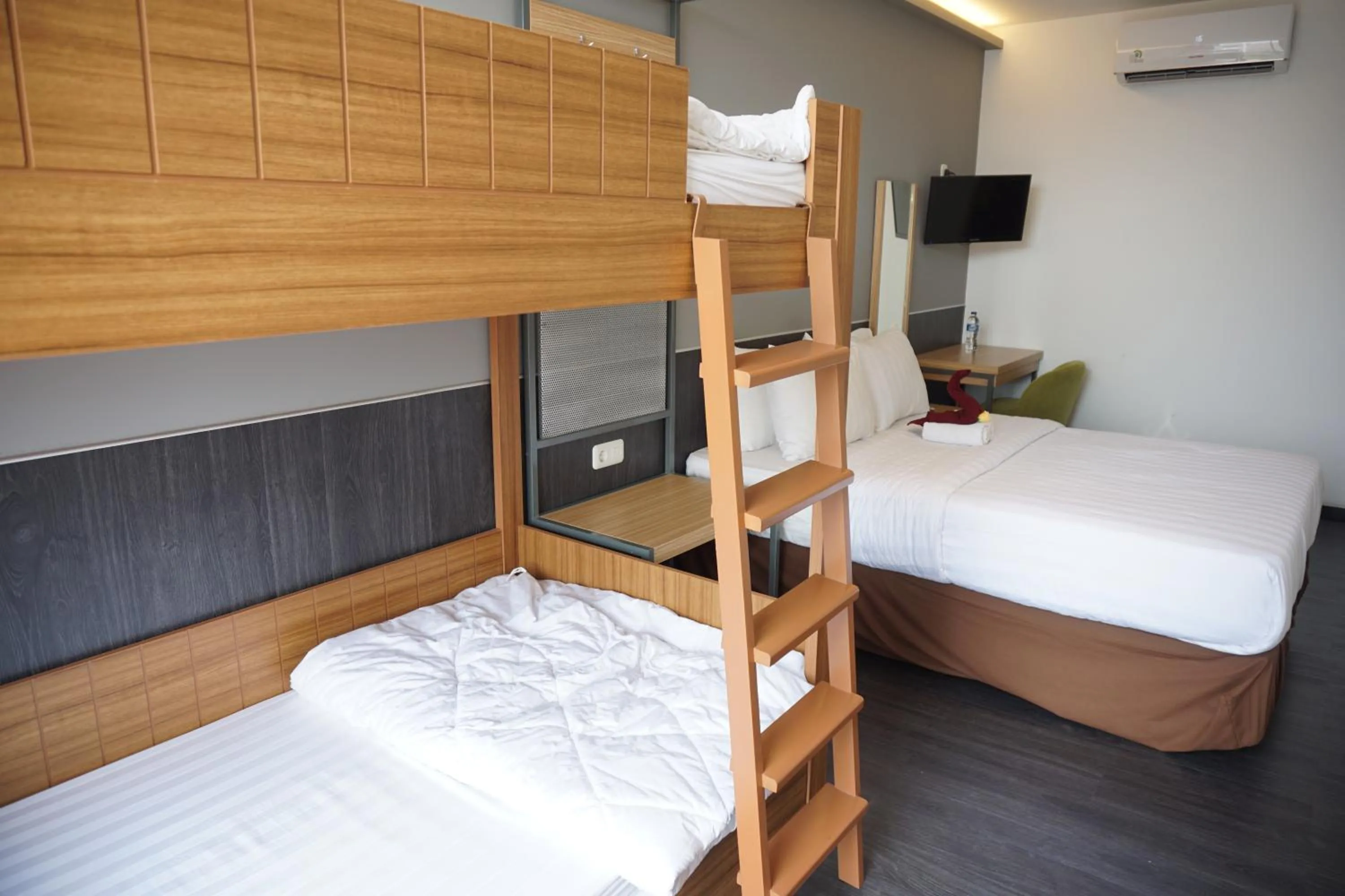 Bedroom, Bed in HOTEL PANTES SIMPANG LIMA SEMARANG