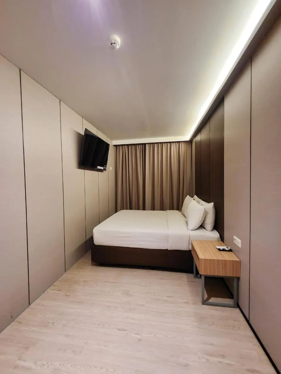 Bed in HOTEL PANTES SIMPANG LIMA SEMARANG