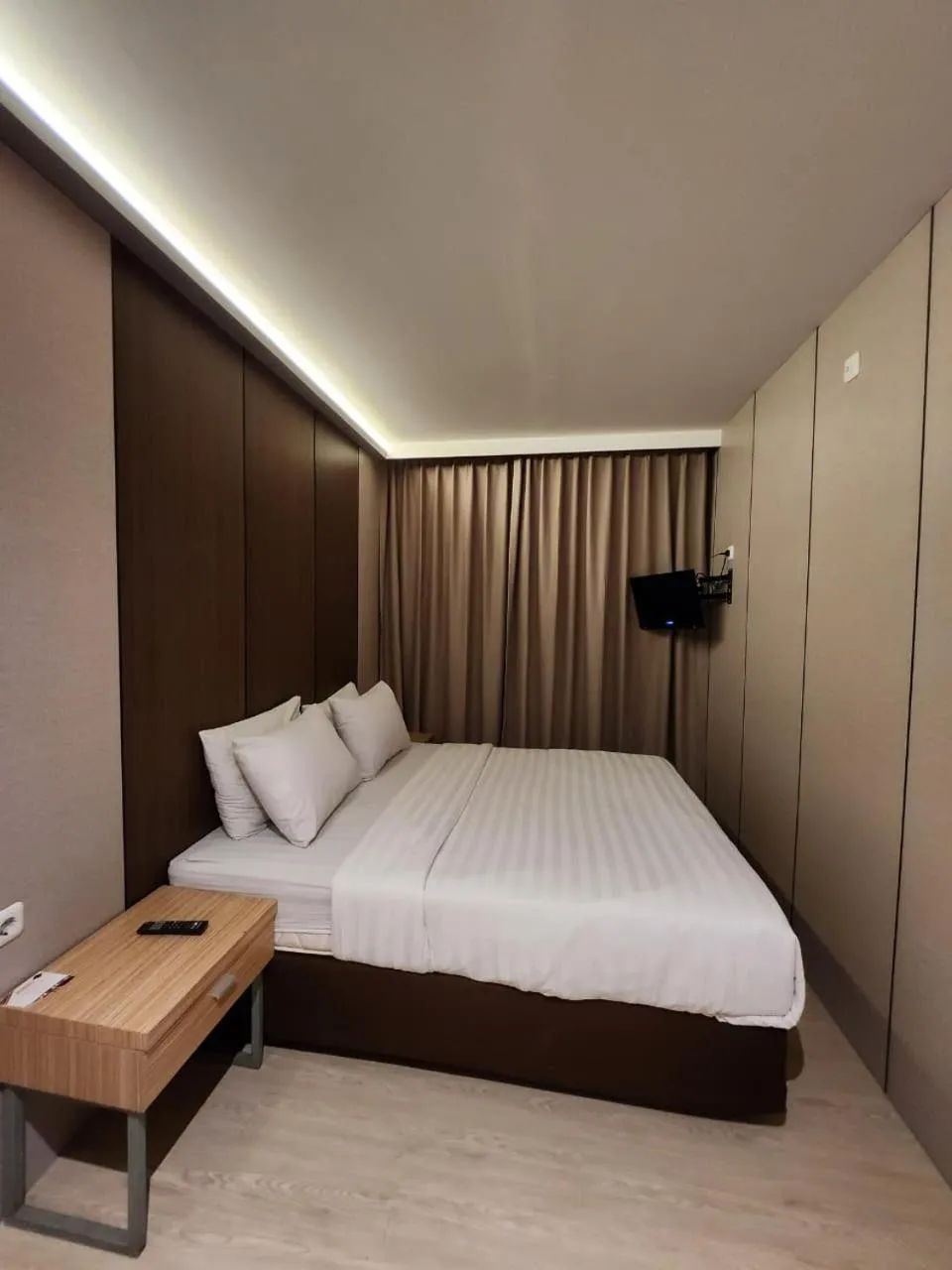 Bed in HOTEL PANTES SIMPANG LIMA SEMARANG