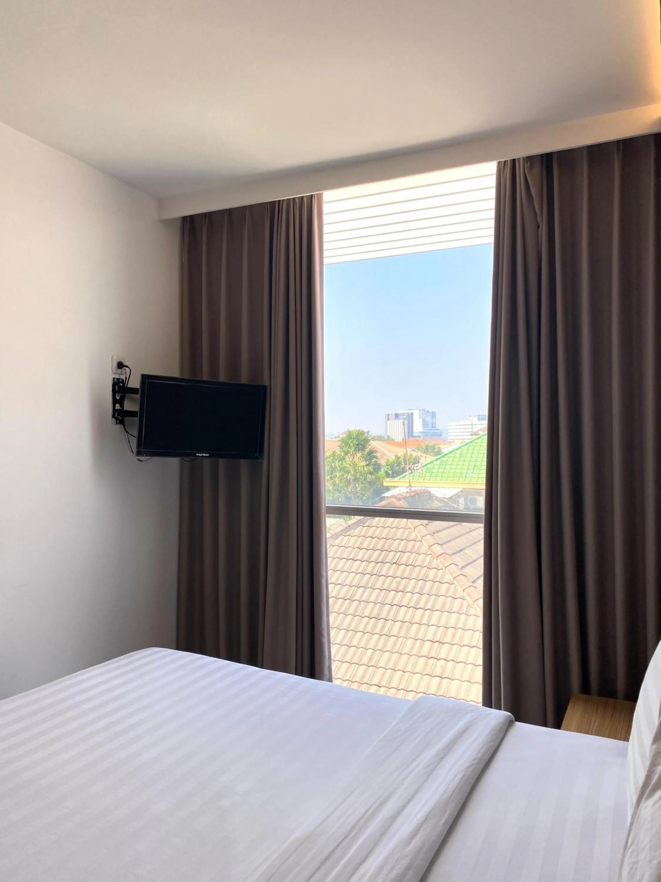 Bed in HOTEL PANTES SIMPANG LIMA SEMARANG