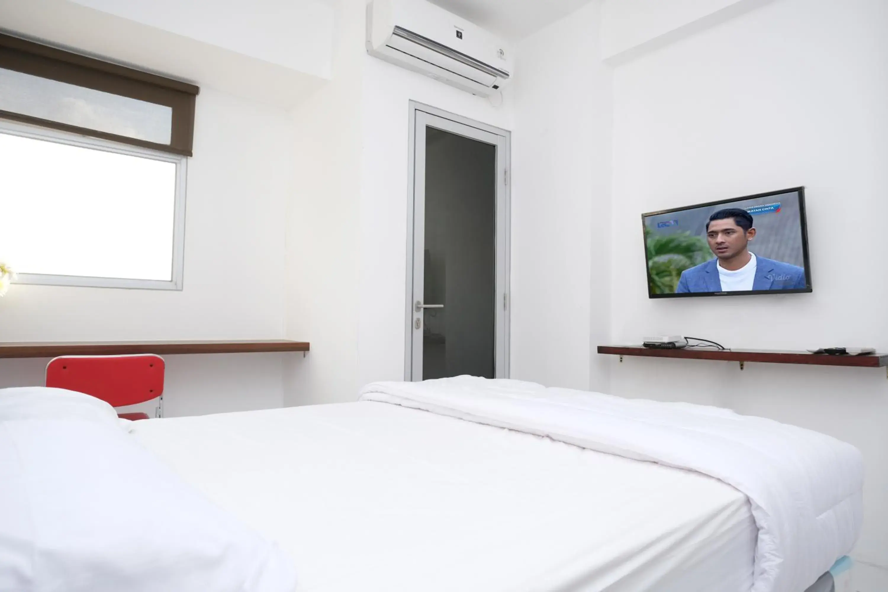 Bedroom, Bed in Apartemen Gunung Putri Square by Sirooms Bedroom, Bed in Apartemen Gunung Putri Square by Sirooms