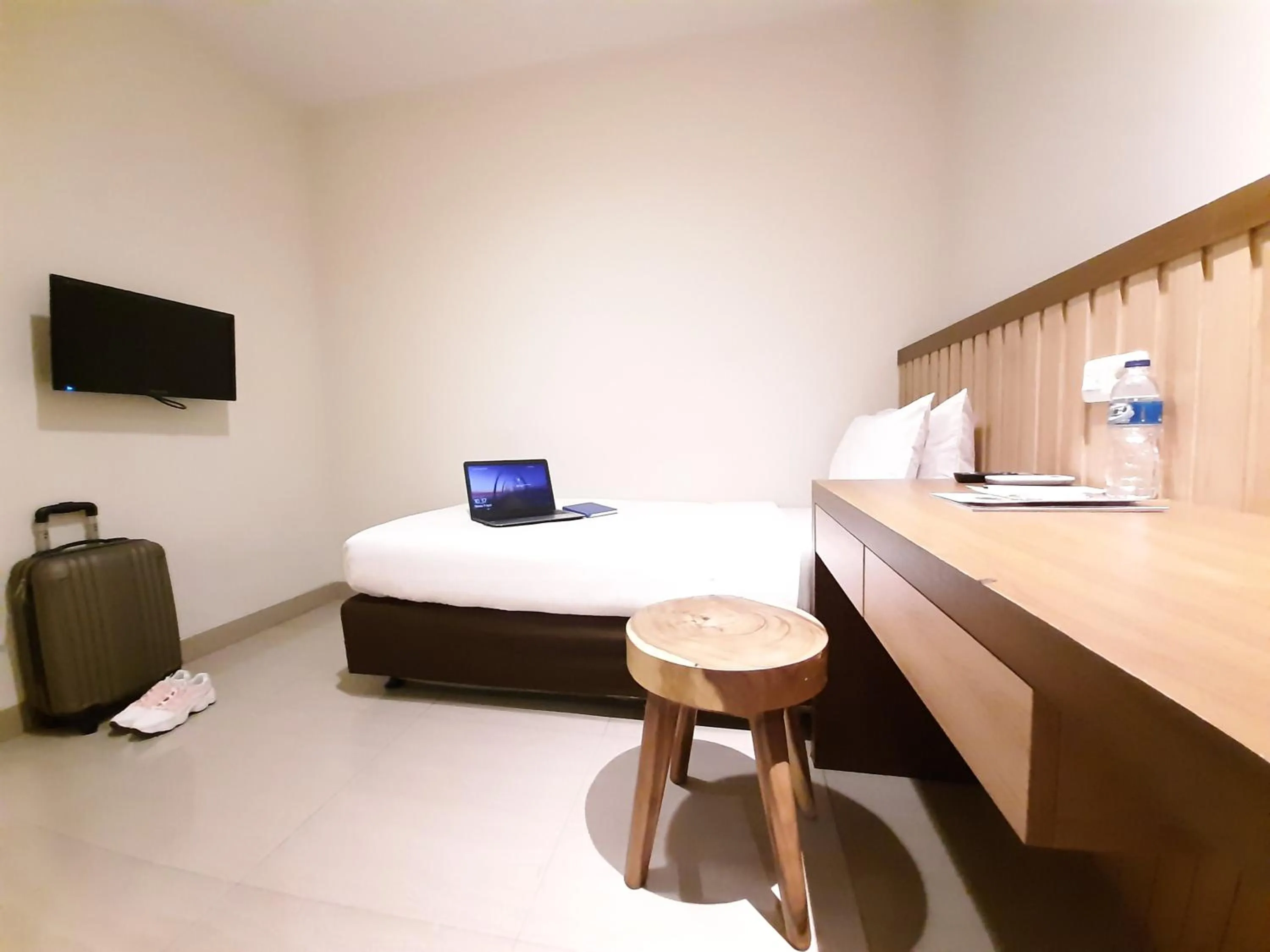 Business facilities, Bed in Hotel Pantes Kota Lama Semarang