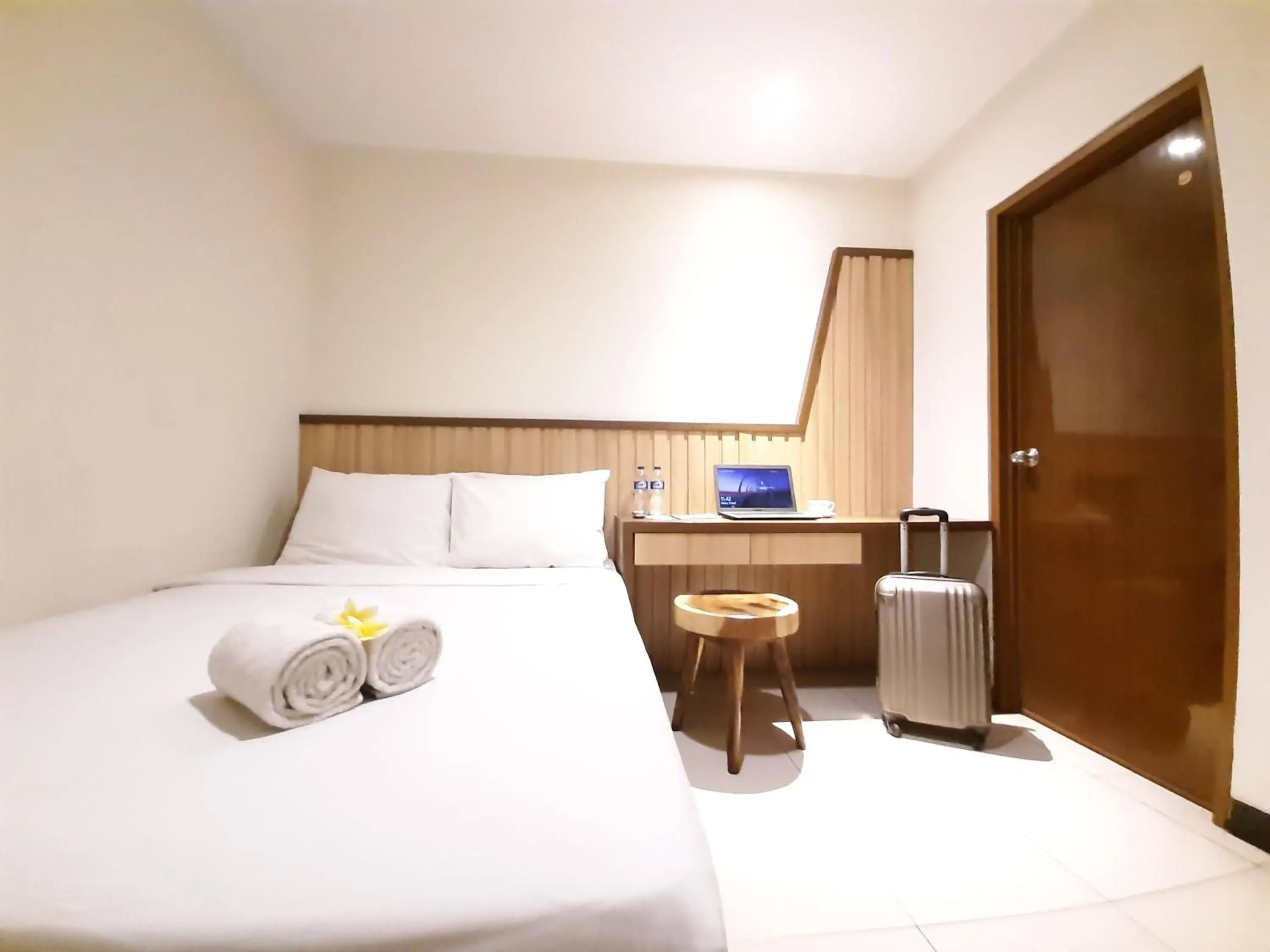 Budget Double Room in Hotel Pantes Kota Lama Semarang Budget Double Room in Hotel Pantes Kota Lama Semarang