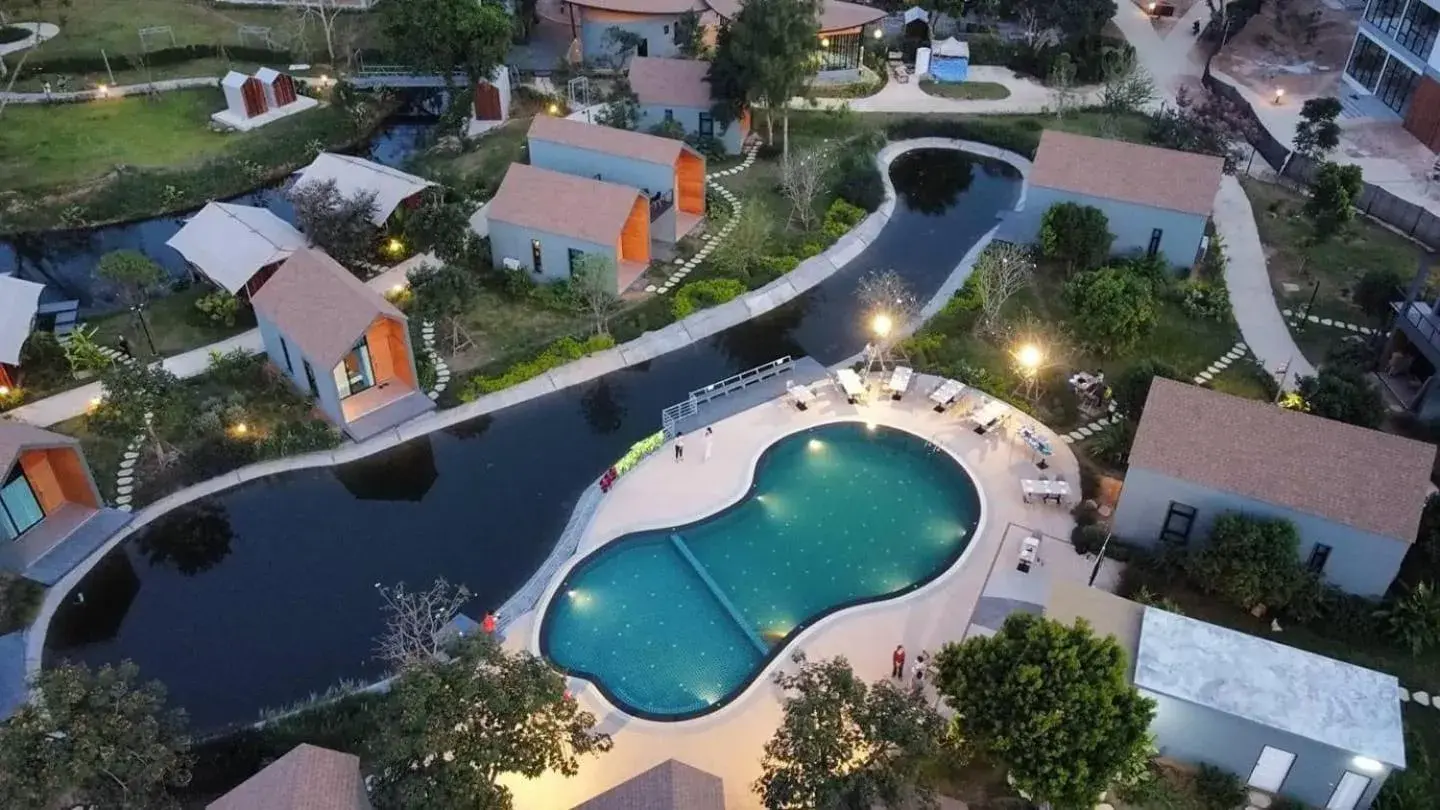 Swimming pool in The Tree Riverside Resort Kaeng Krachan Swimming pool in The Tree Riverside Resort Kaeng Krachan