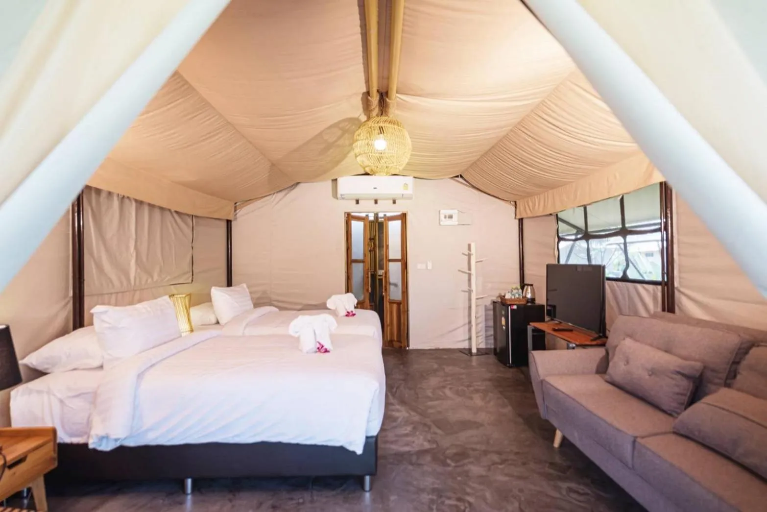 Bed in The Tree Riverside Resort Kaeng Krachan