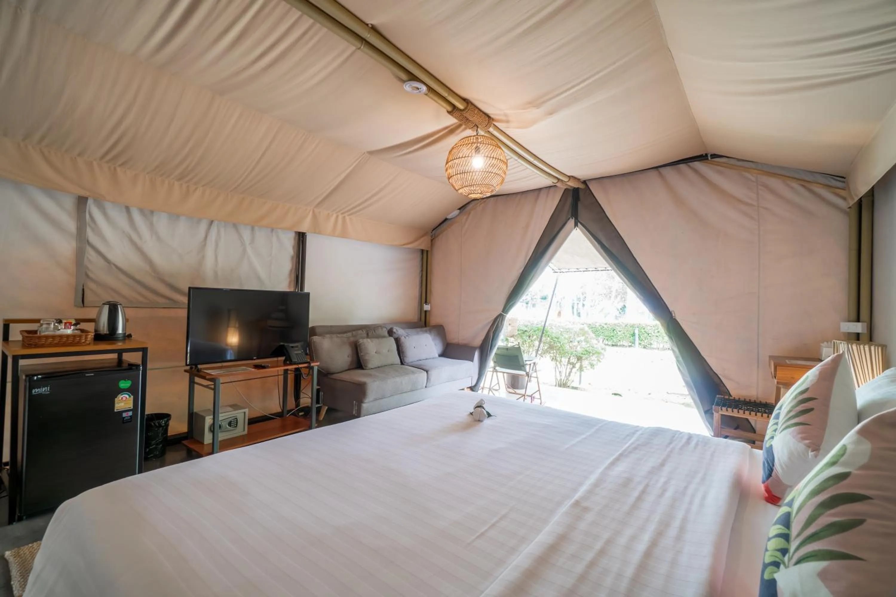 Bed in The Tree Riverside Resort Kaeng Krachan