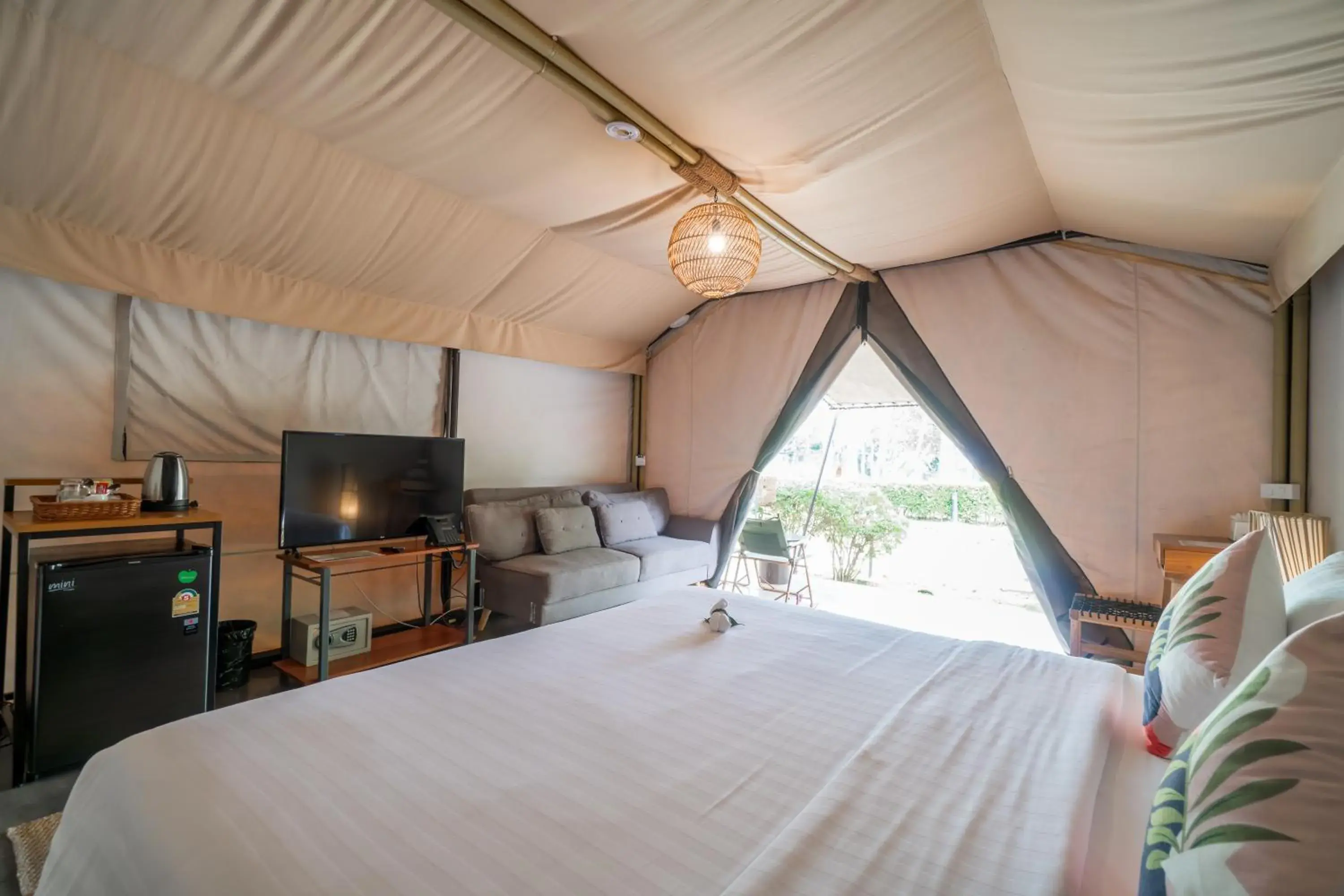 Bed in The Tree Riverside Resort Kaeng Krachan Bed in The Tree Riverside Resort Kaeng Krachan