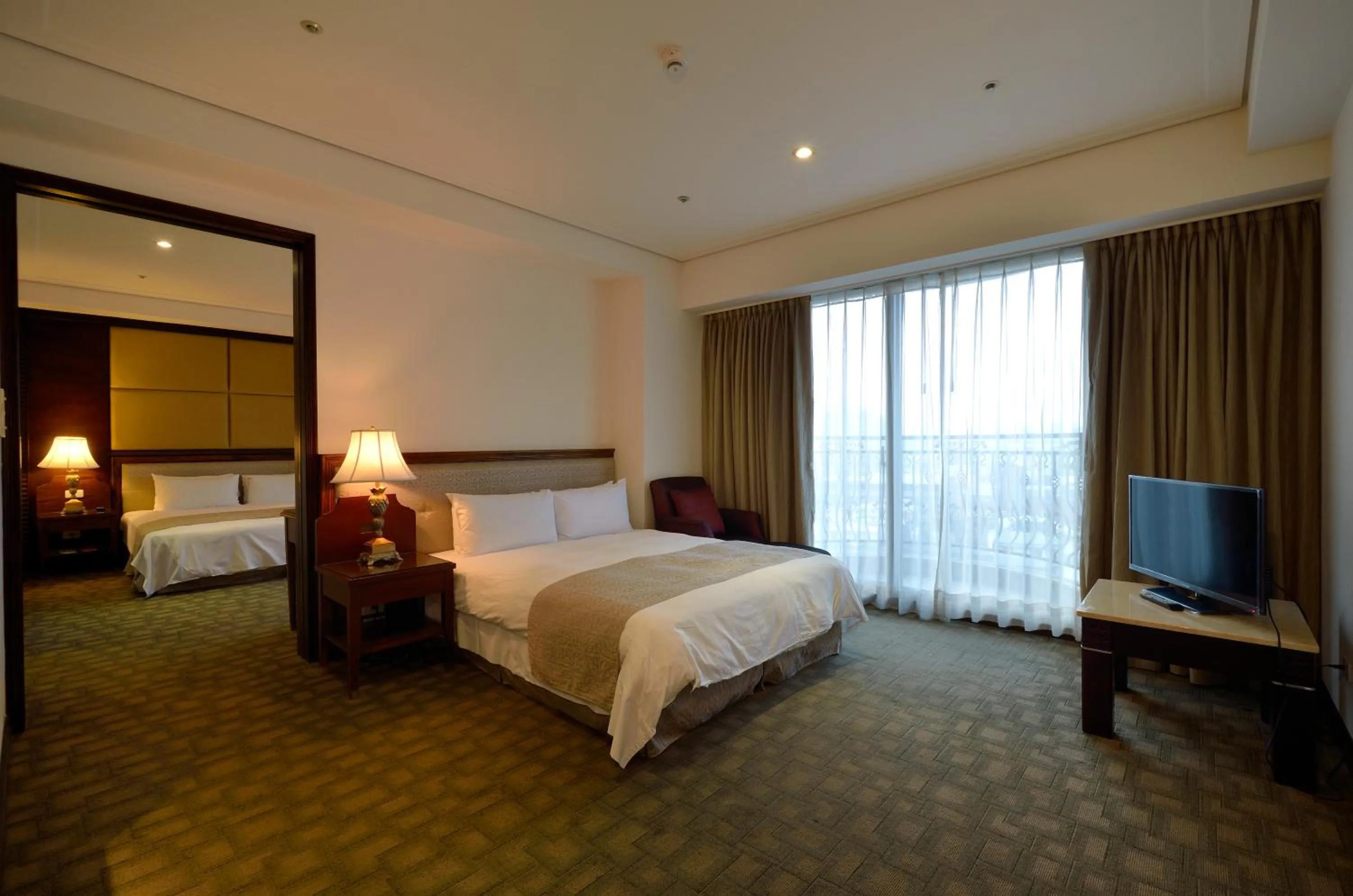 Photo of the whole room, Bed in Hotel RegaLees