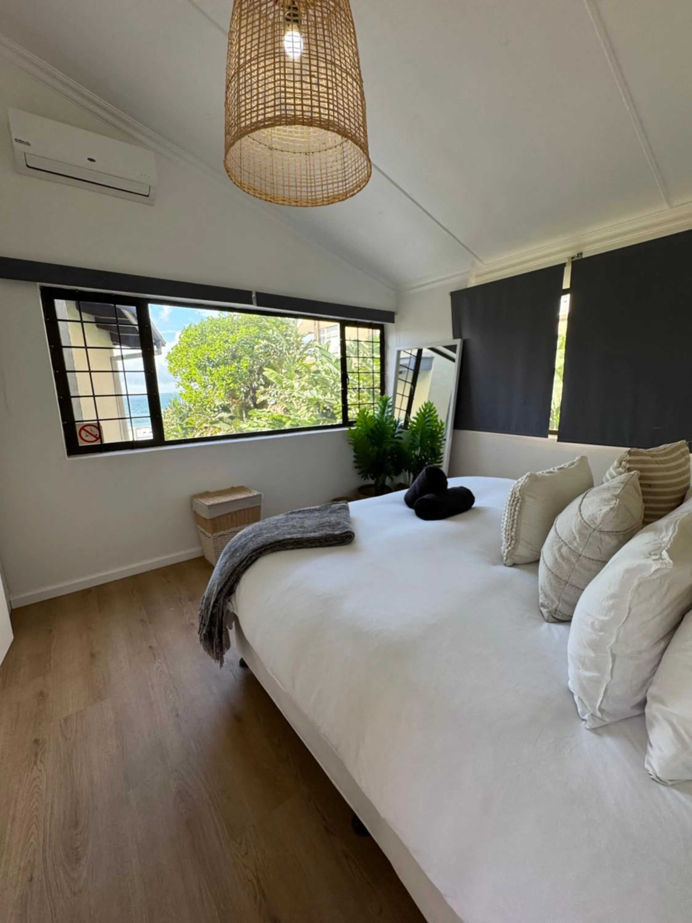 Bedroom, Bed in Tides End