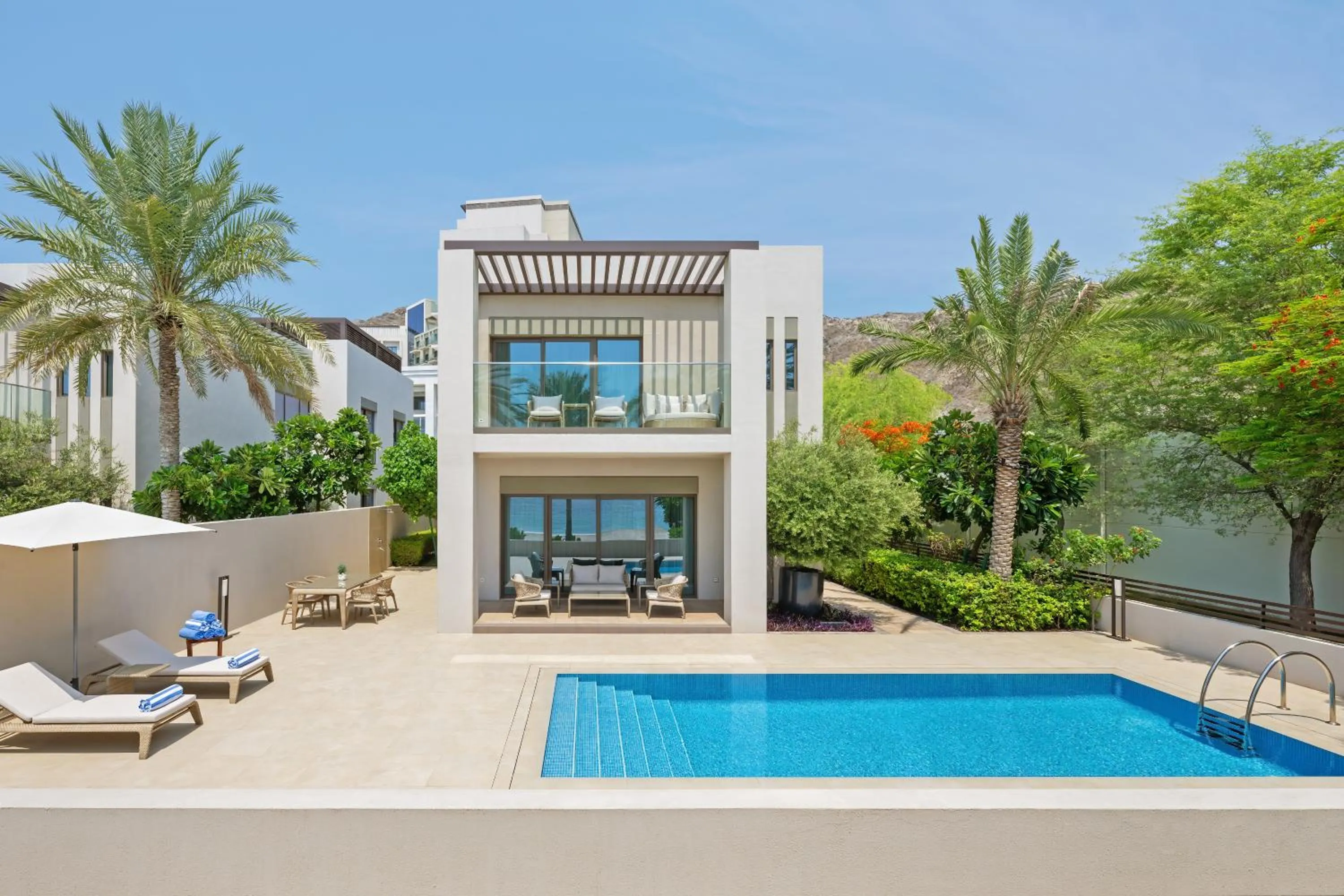 Swimming pool in Address Beach Resort Fujairah