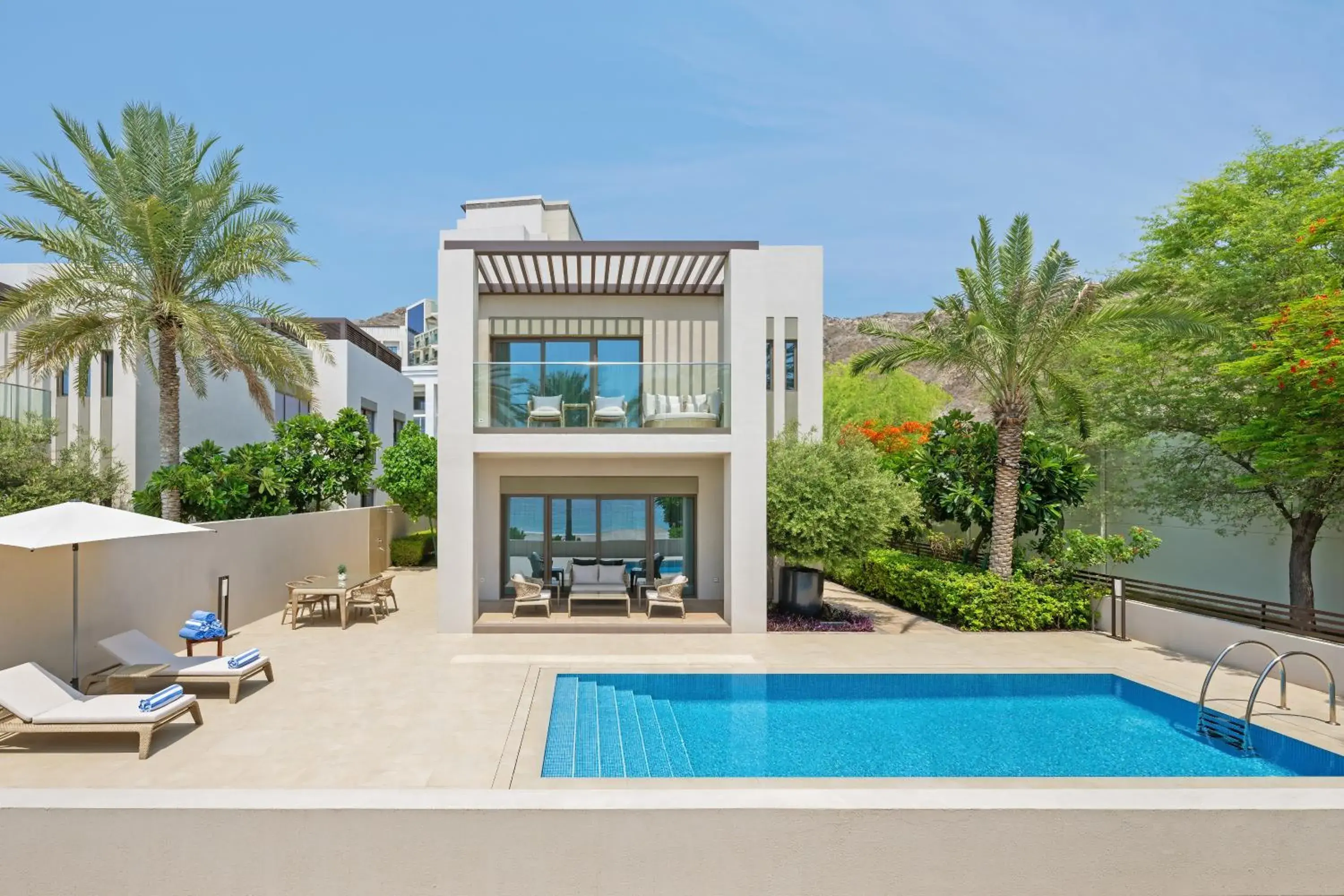 Swimming pool in Address Beach Resort Fujairah Swimming pool in Address Beach Resort Fujairah