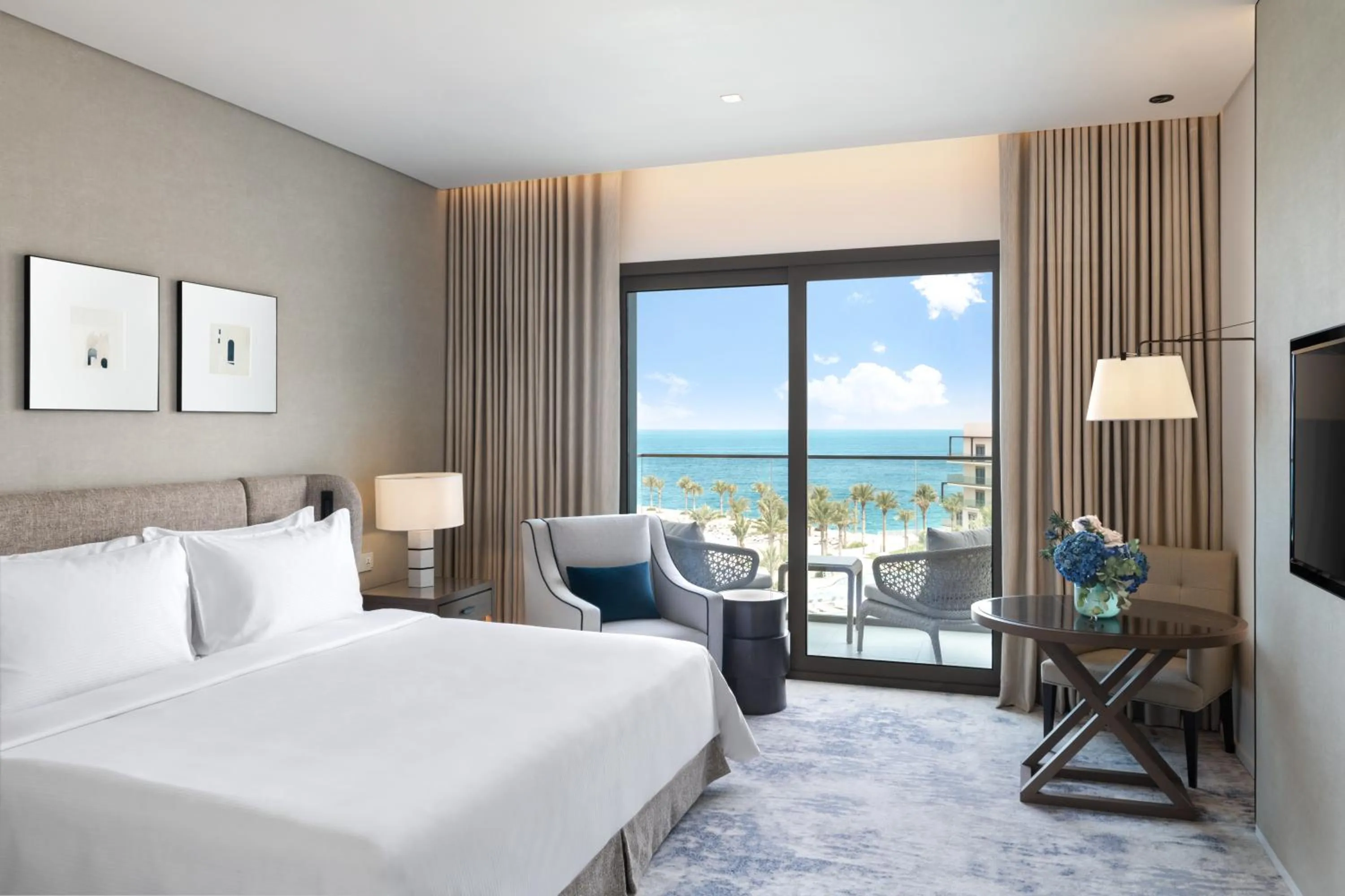 Bedroom, Bed in Address Beach Resort Fujairah