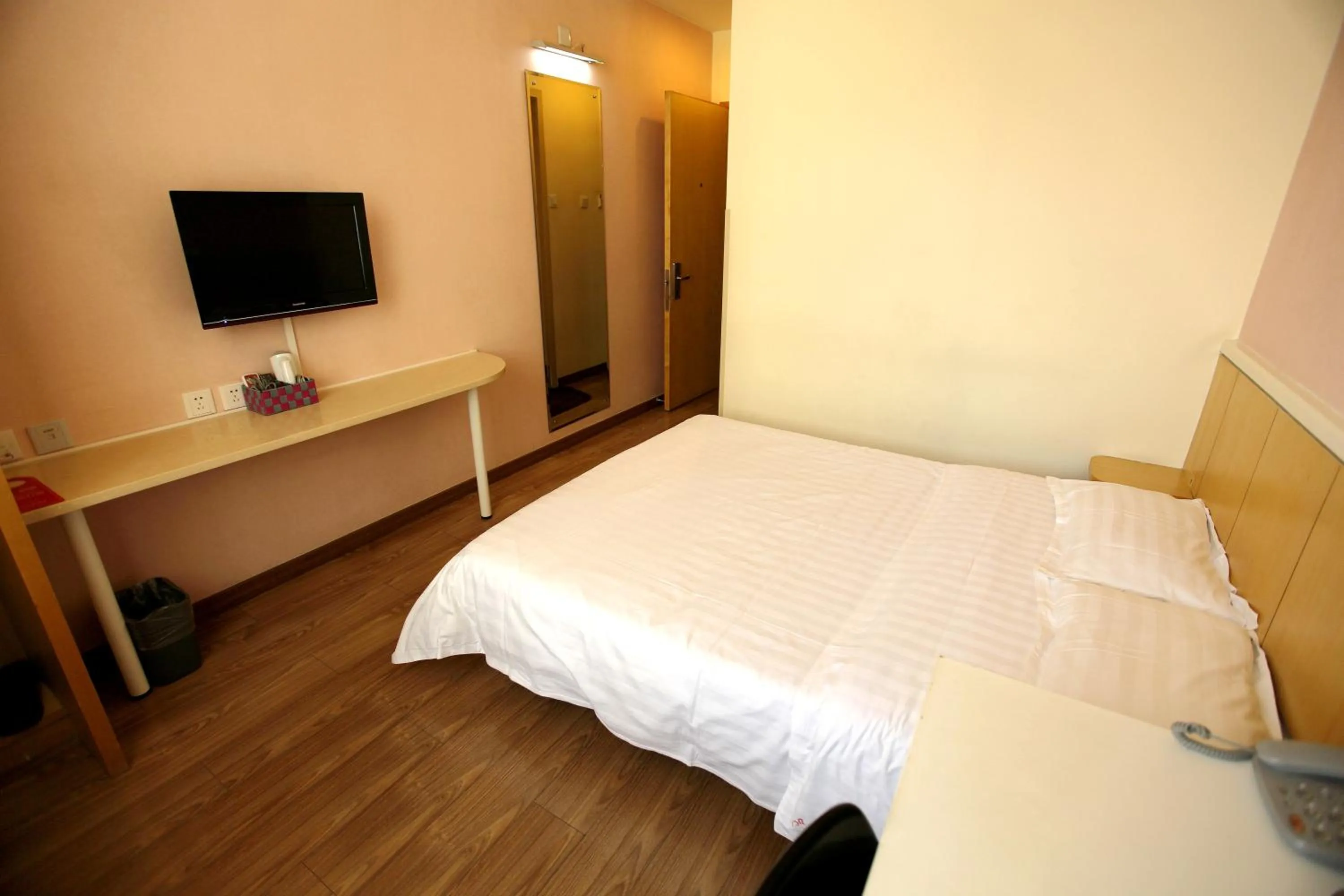 Bed in Beijing Sicily Hotel