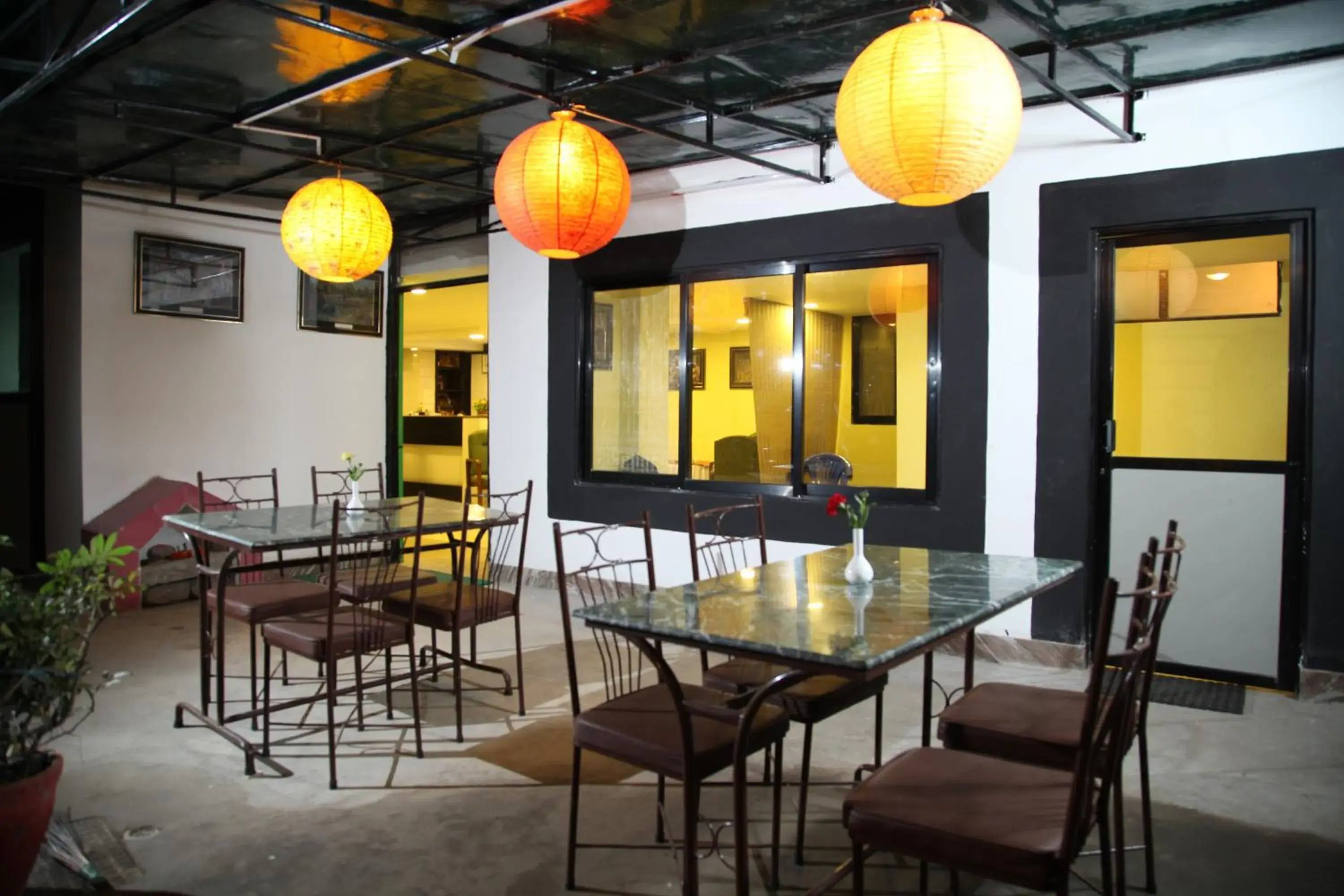 Restaurant/places to eat in New Hotel Panda Restaurant/places to eat in New Hotel Panda