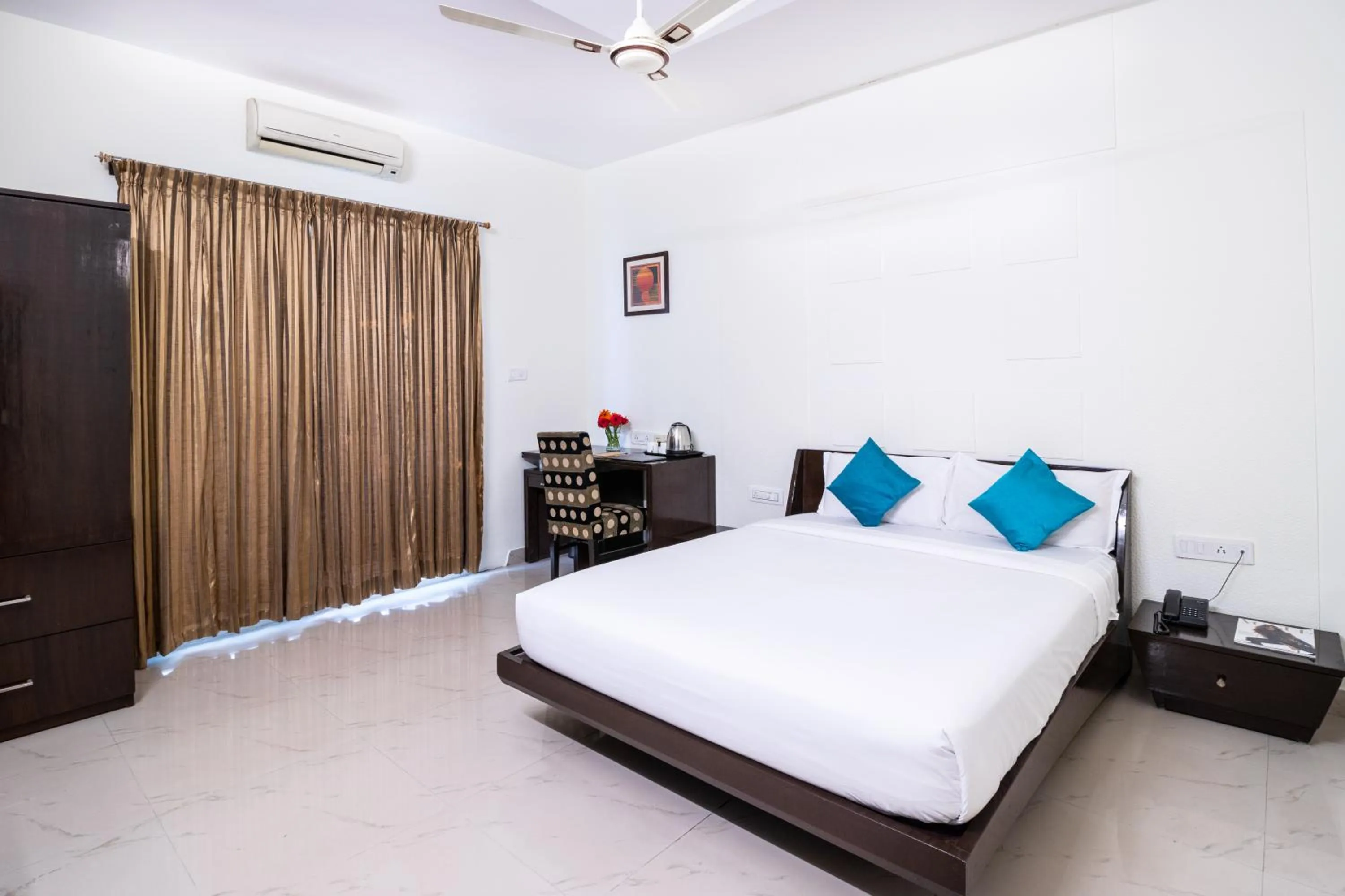 Bed in Sanctum Suites Domlur Bangalore