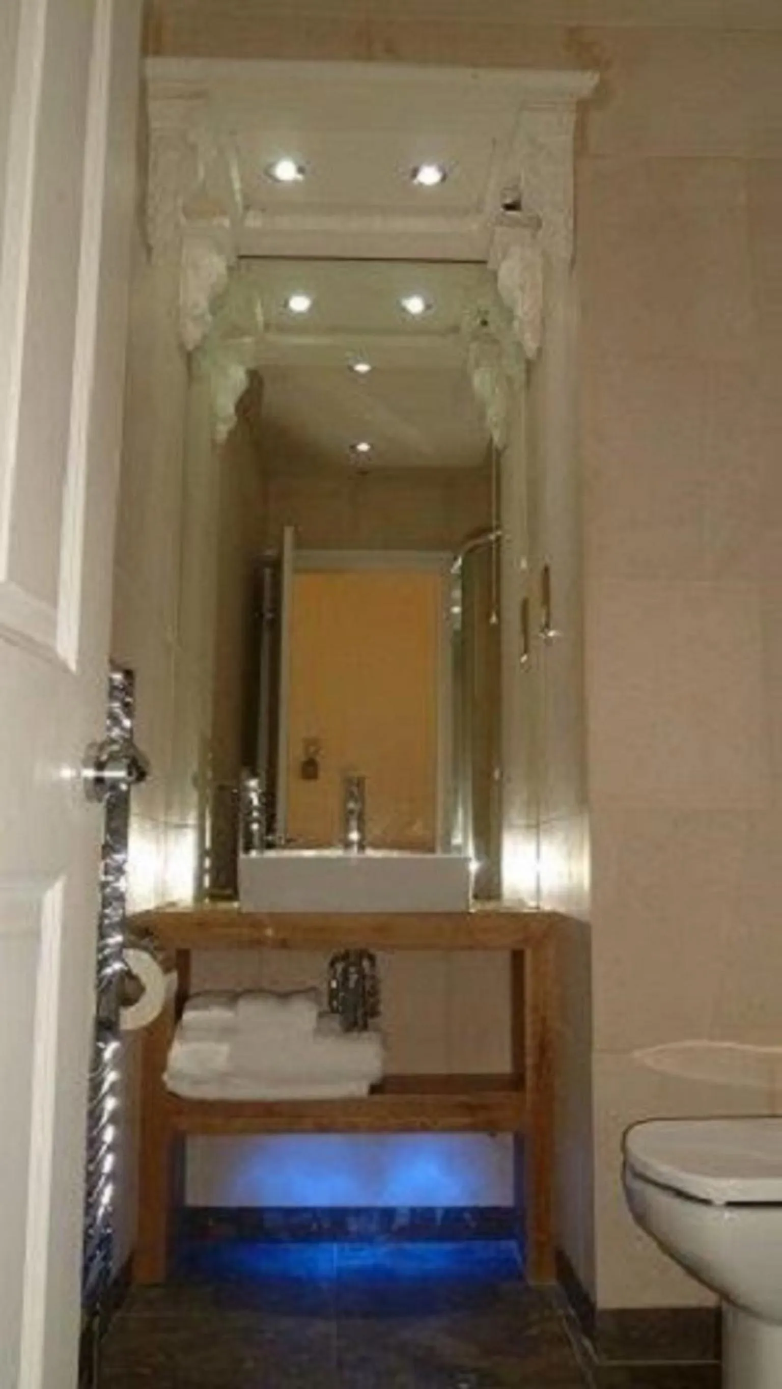 Shower in The Frenchgate Hotel