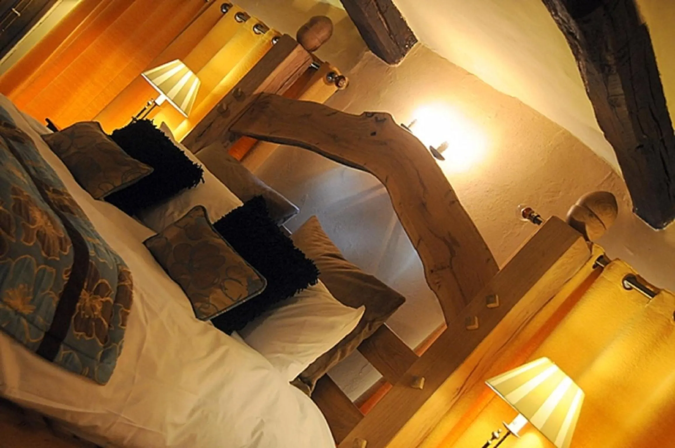 Bed in The Frenchgate Hotel