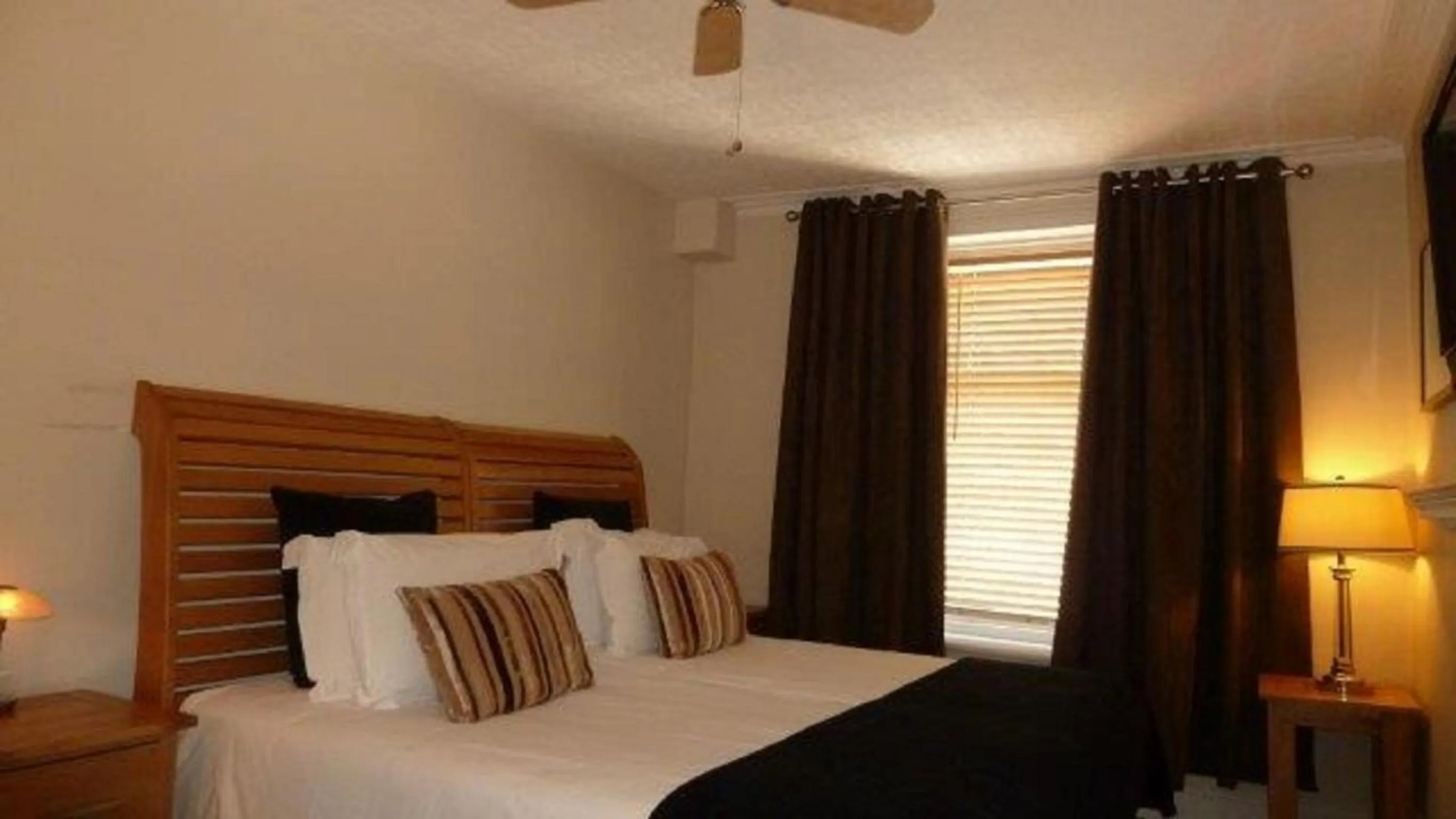 Bed in The Frenchgate Hotel