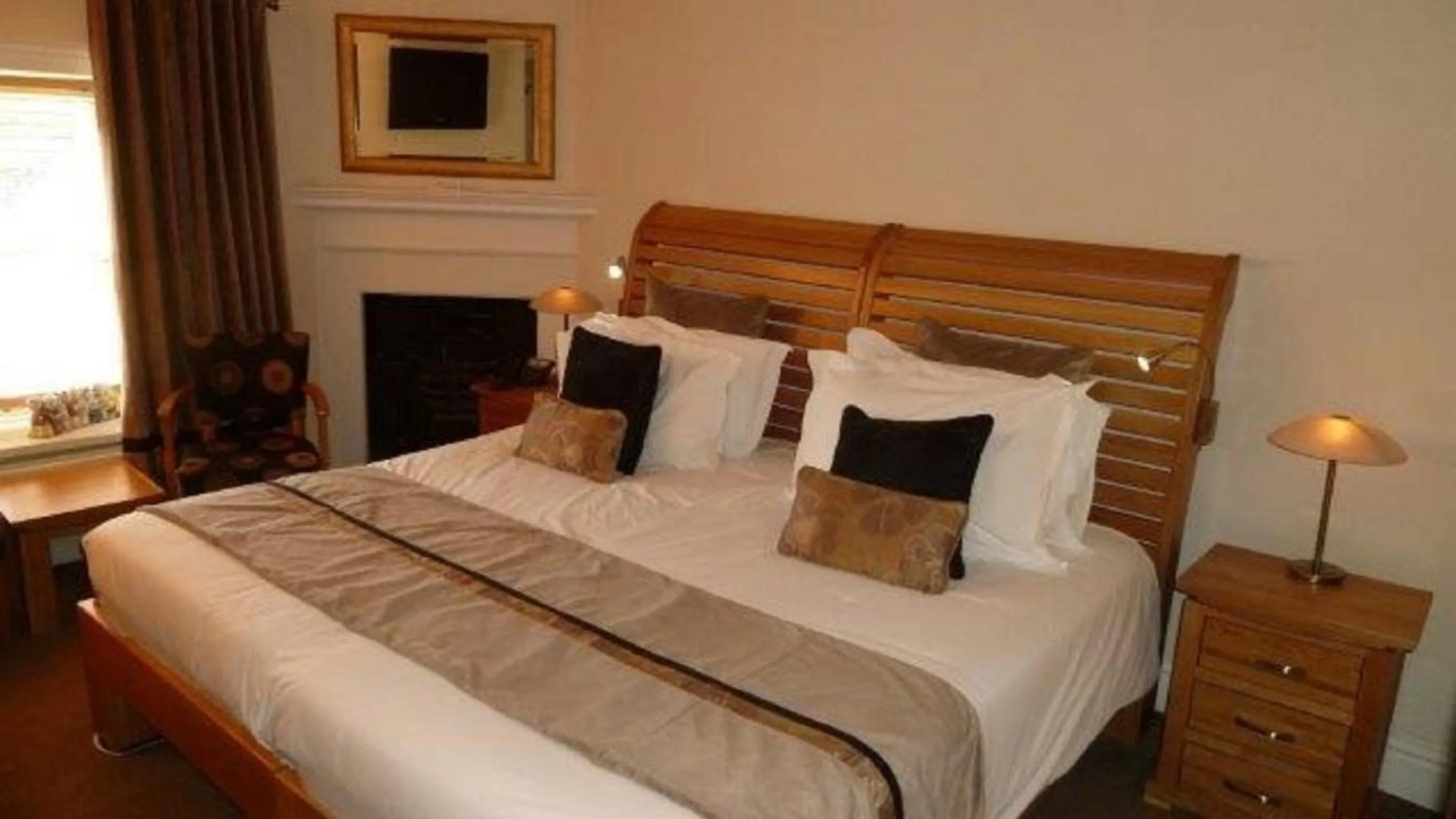 Bed in The Frenchgate Hotel