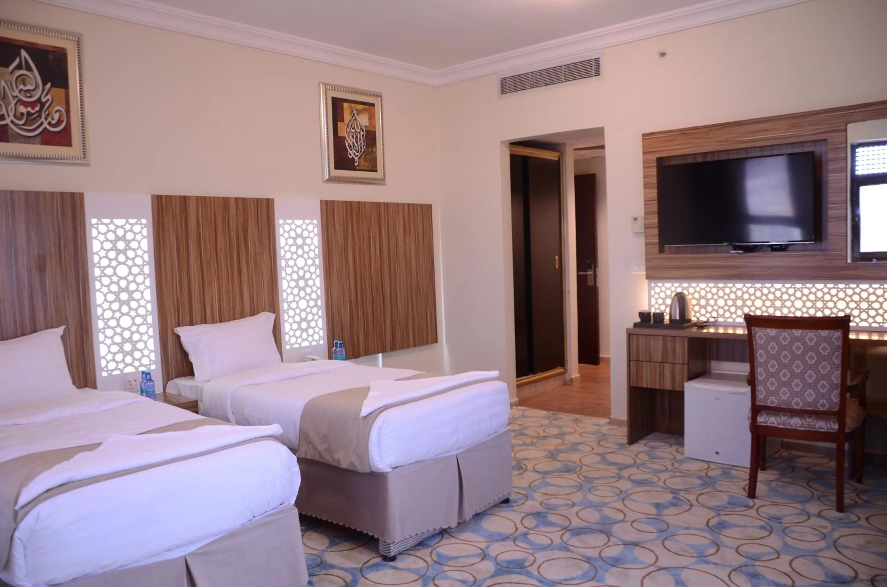 TV and multimedia, Bed in Artal Al Alami Hotel