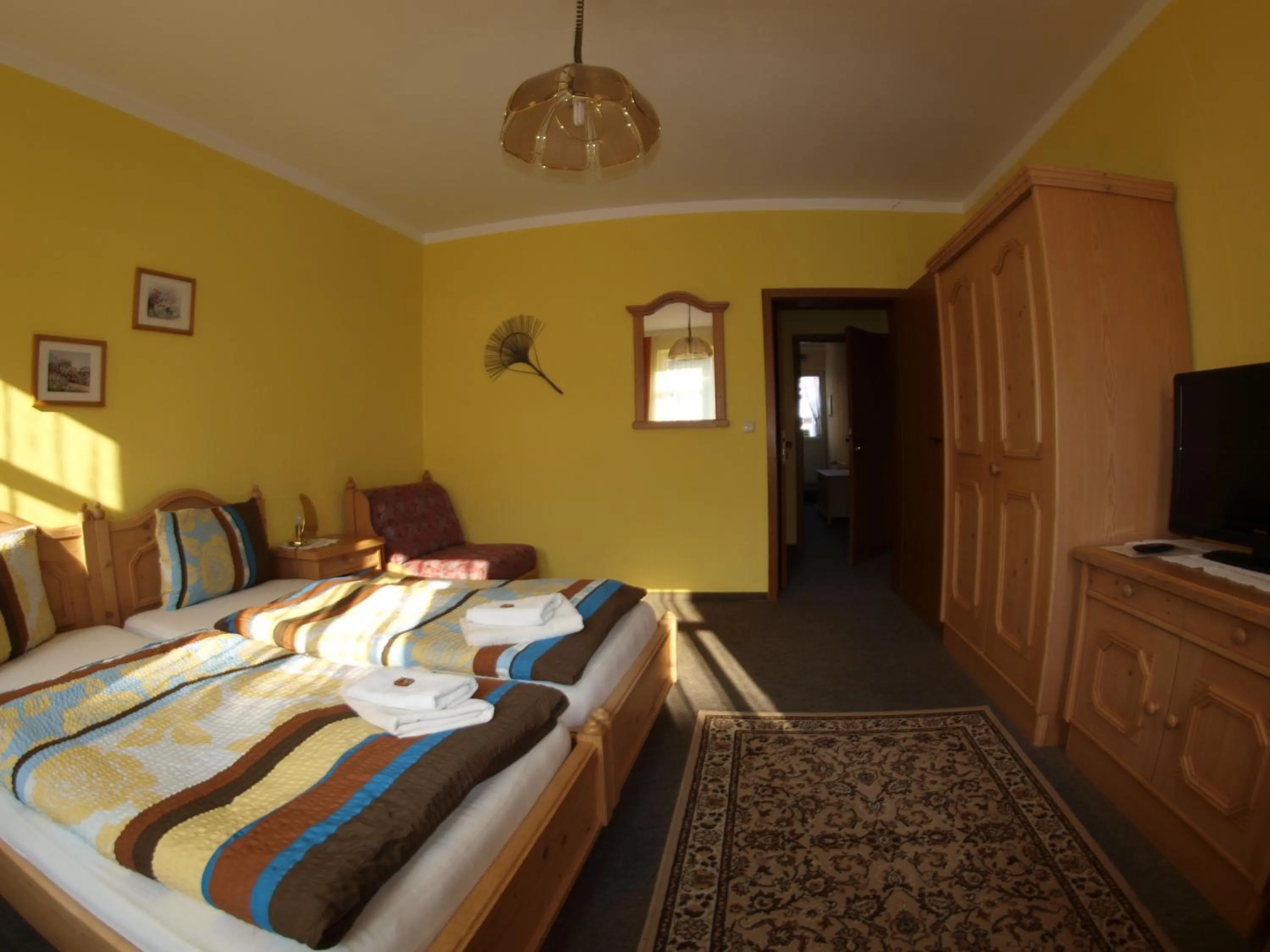 Photo of the whole room, Bed in Gasthof zur Schweiz