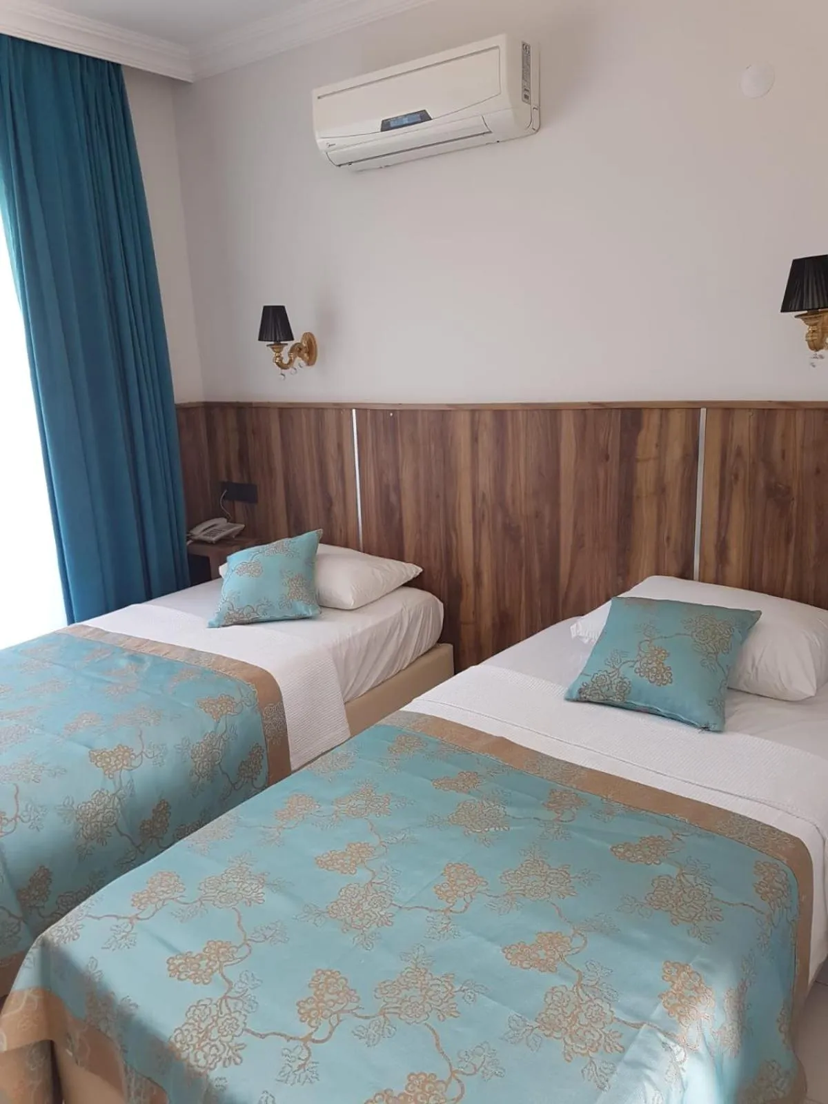 Bedroom, Bed in Elijah Hotel