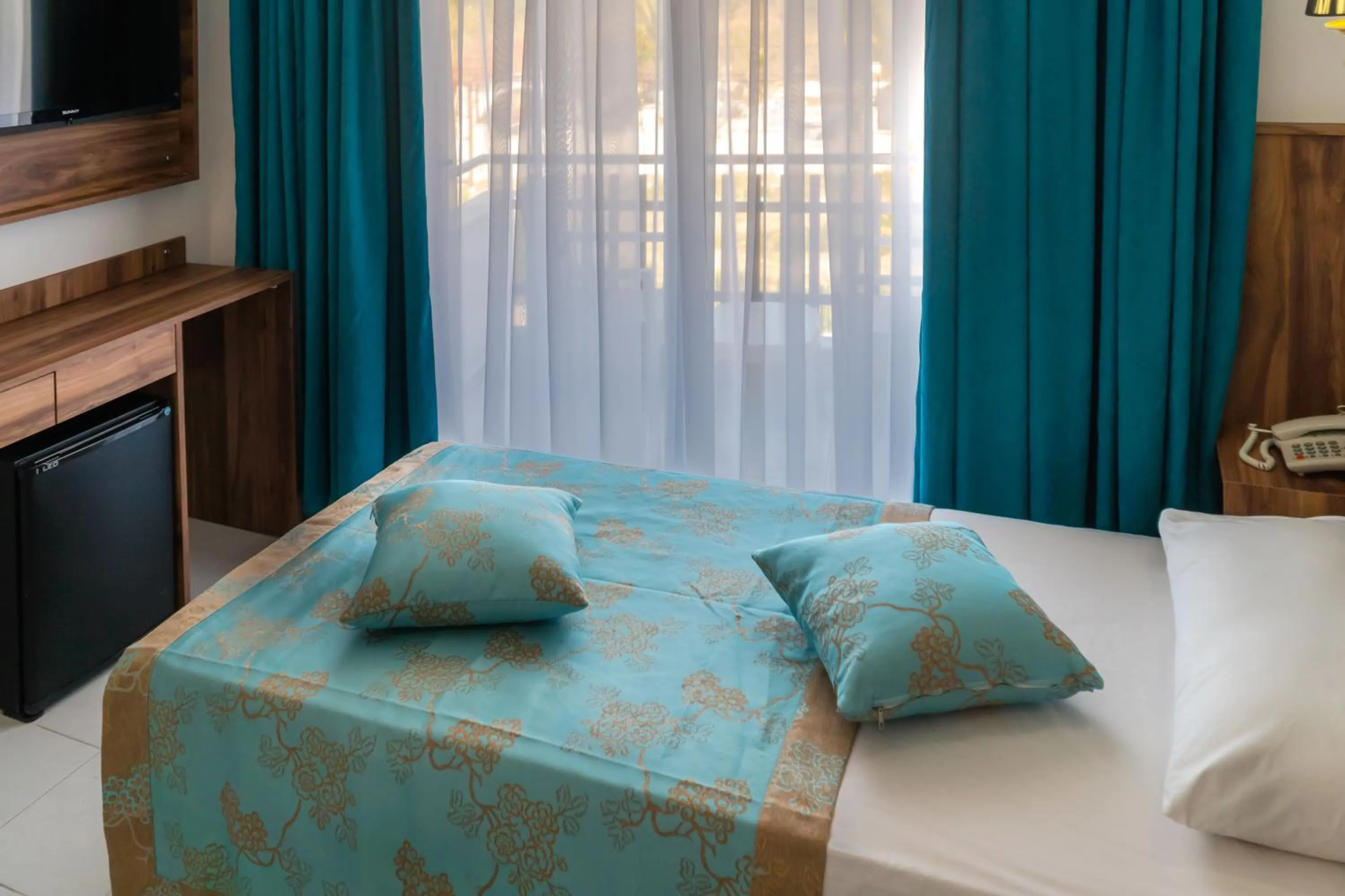 Massage, Bed in Elijah Hotel