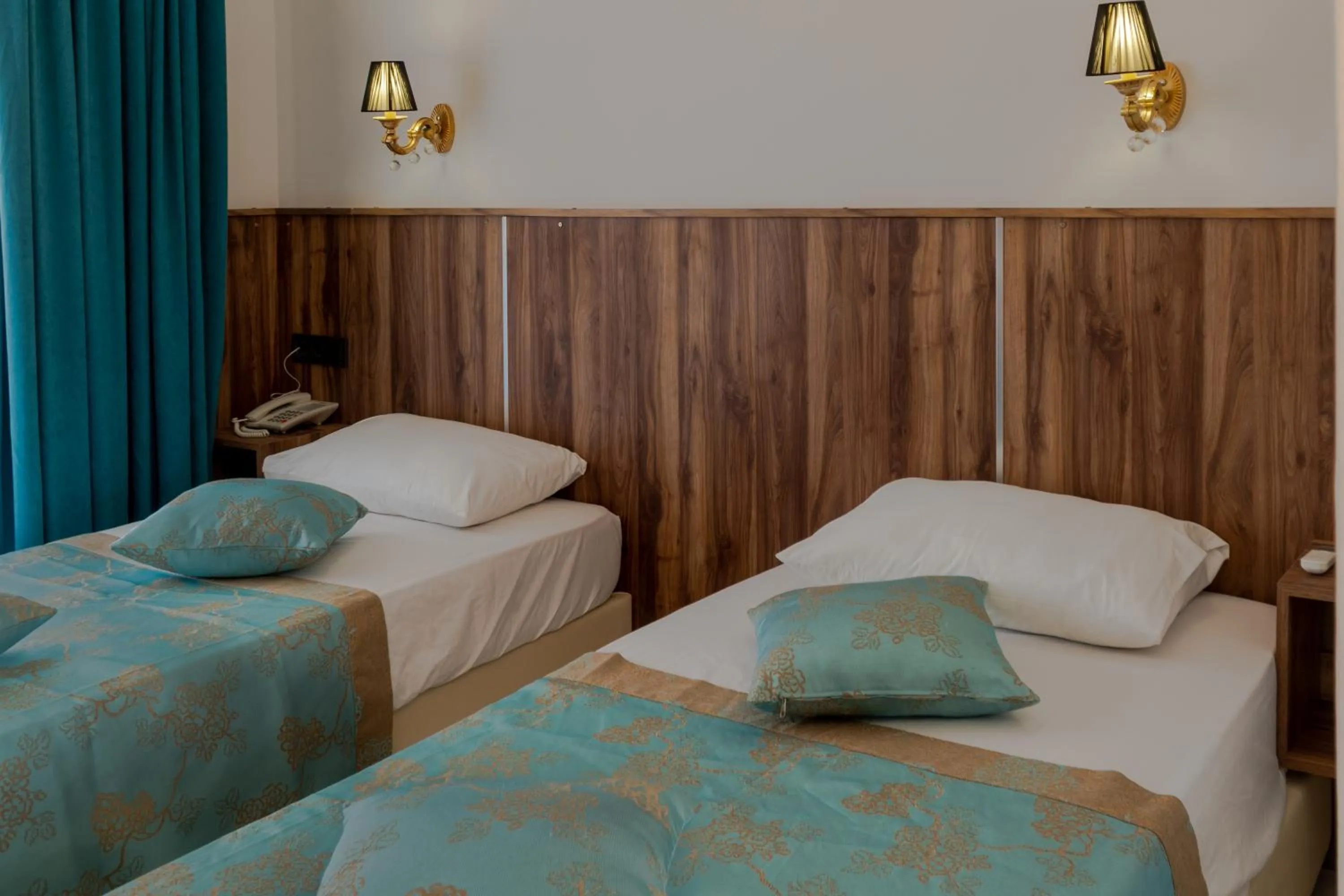 Massage, Bed in Elijah Hotel