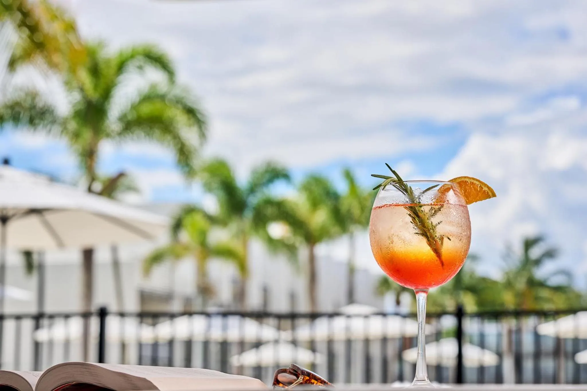 Lounge or bar in voco Sandpiper All-Inclusive Resort by IHG