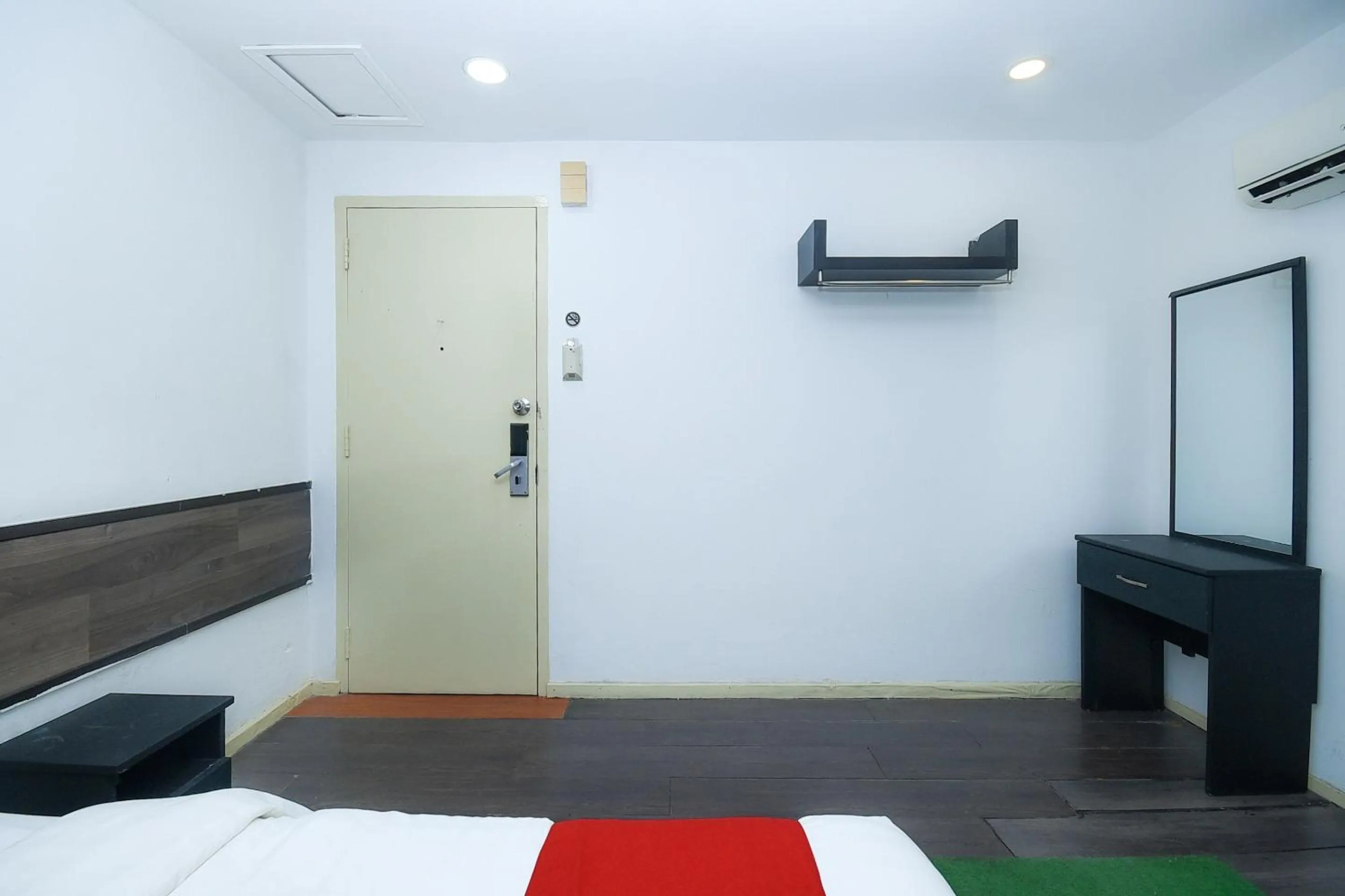 Bedroom in Hotel O River Inn