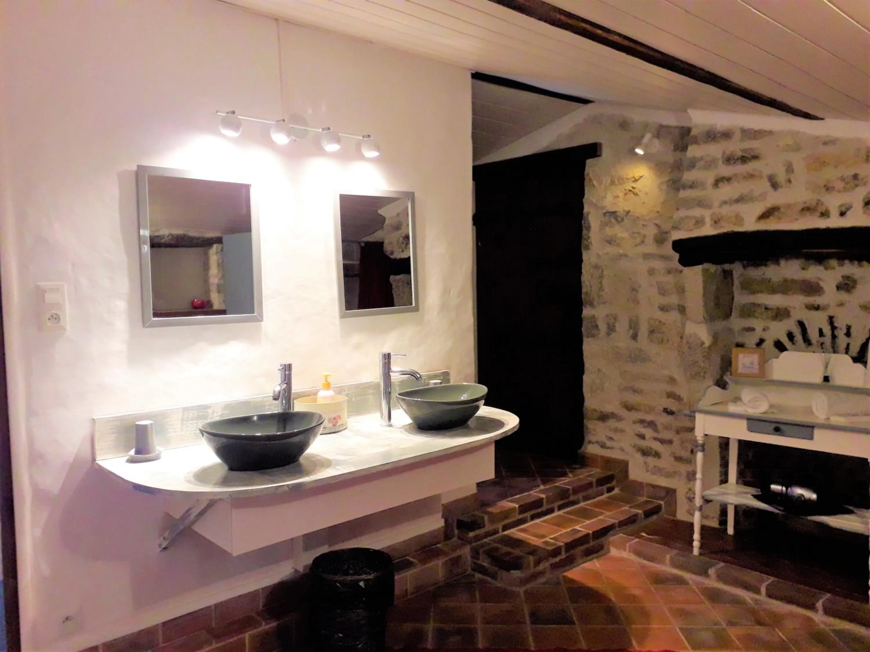 Bathroom in Chambres d'hôtes La Frise