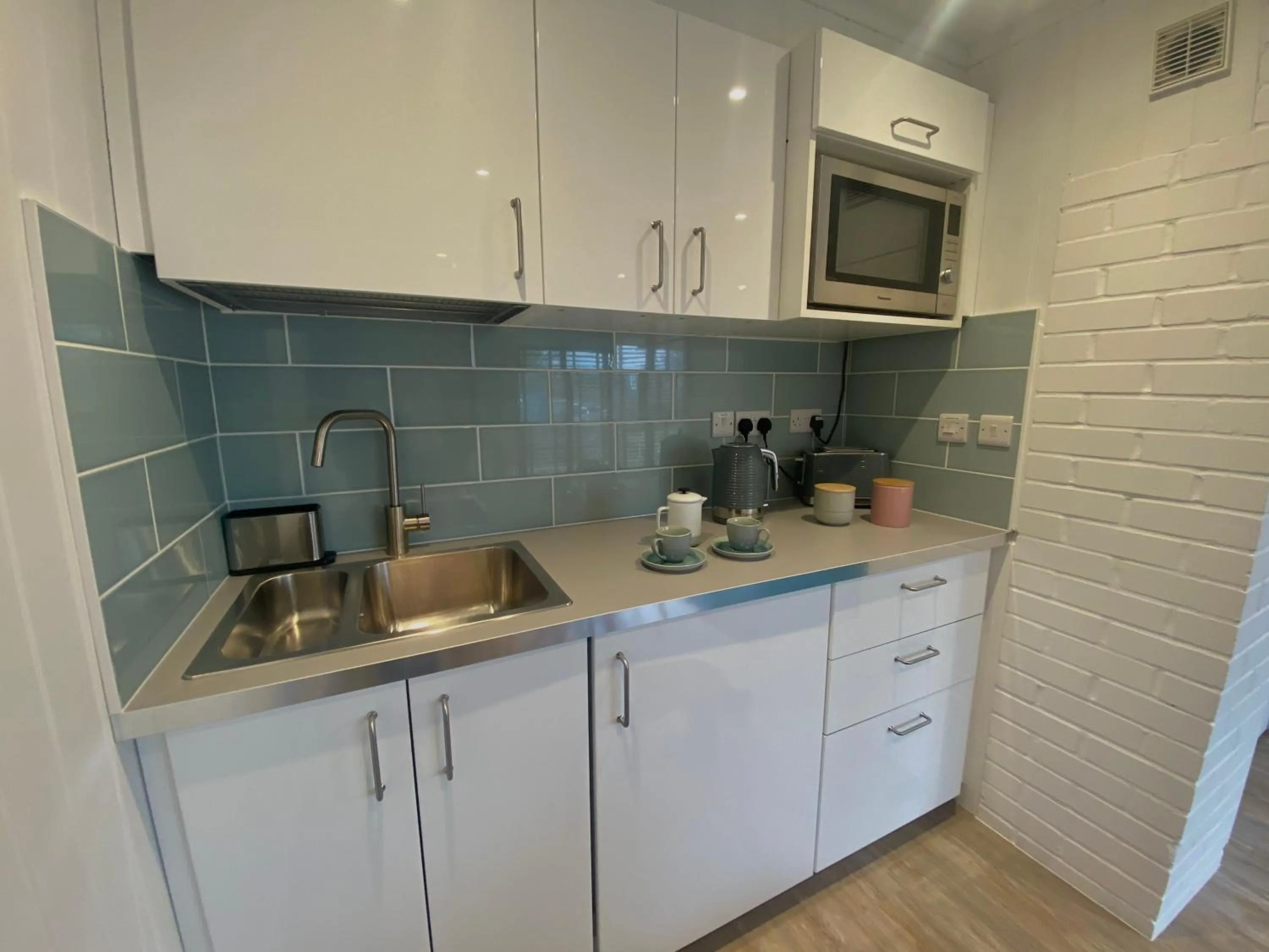 Kitchen or kitchenette in Littlebeads