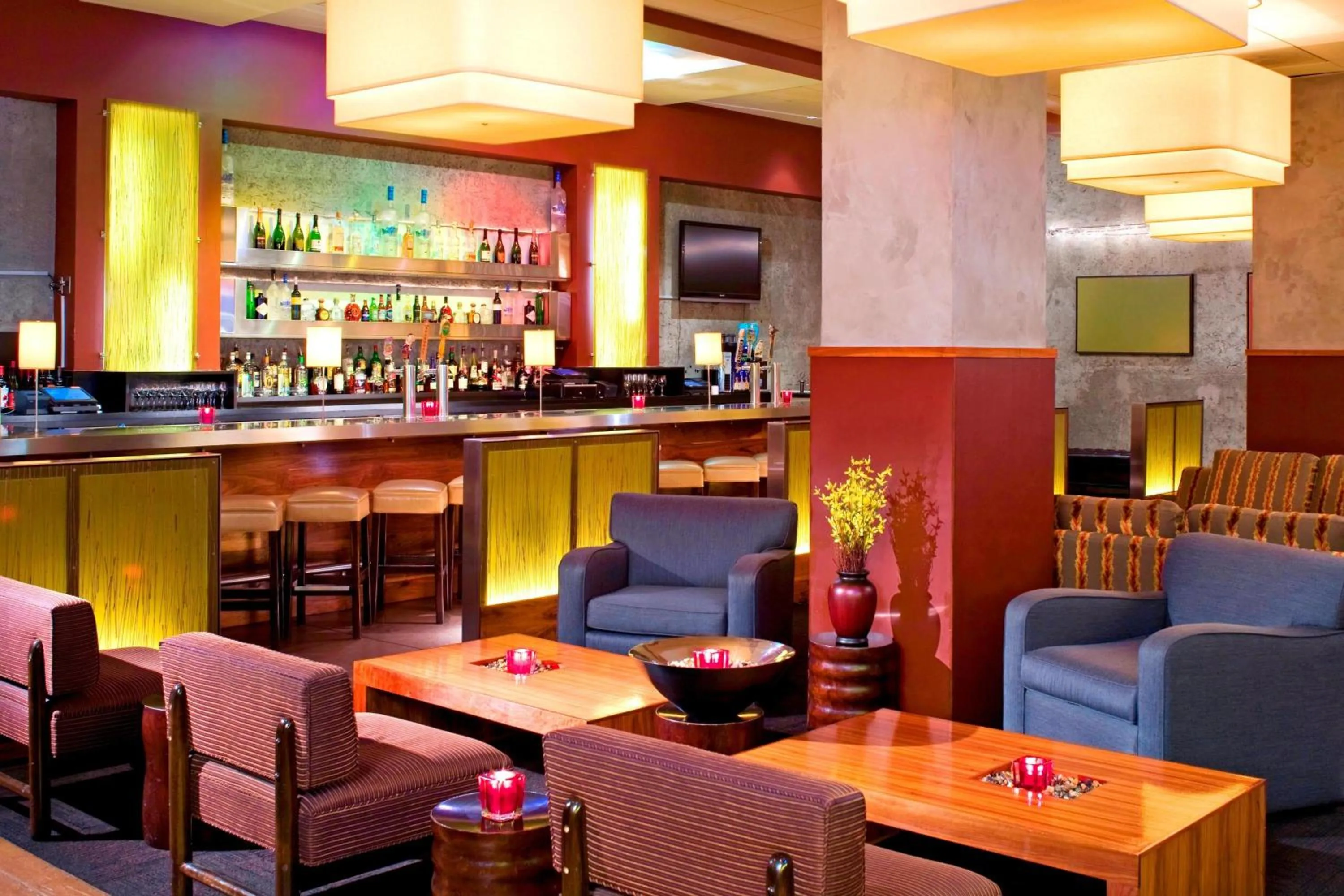 Lounge or bar in Four Points by Sheraton San Jose Downtown