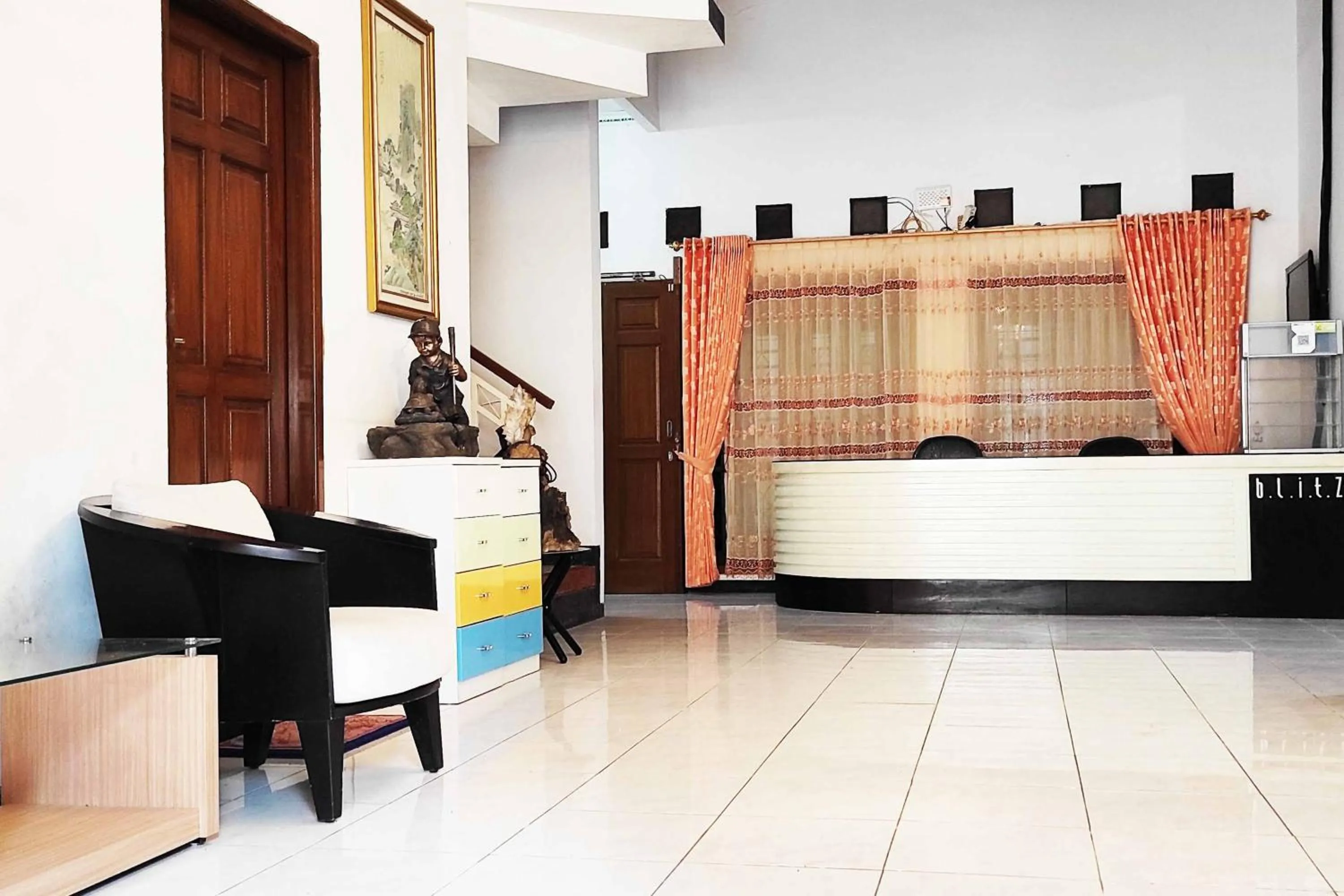 Lobby or reception in Pertiwi Homestay Near Museum Angkut Batu Mitra RedDoorz