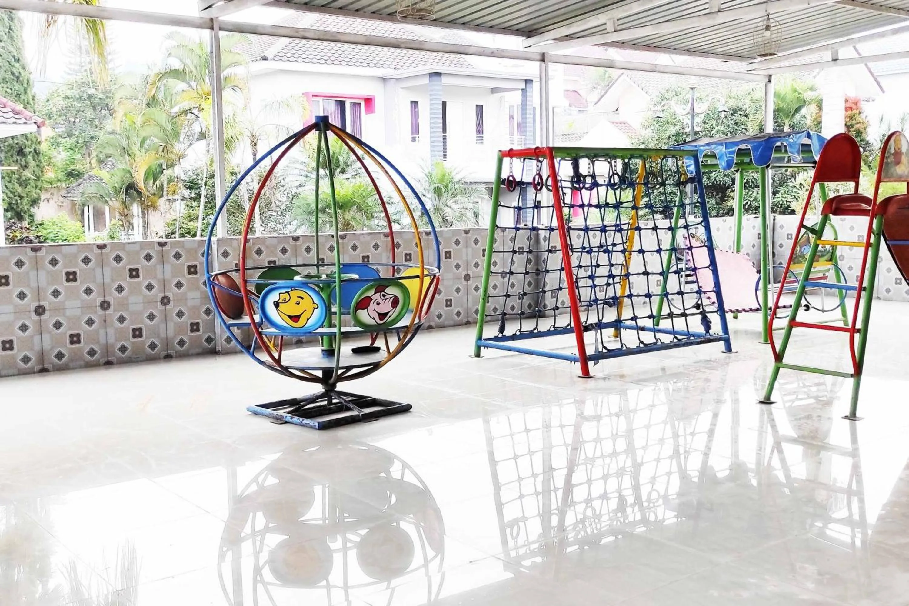 Children play ground in Pertiwi Homestay Near Museum Angkut Batu Mitra RedDoorz