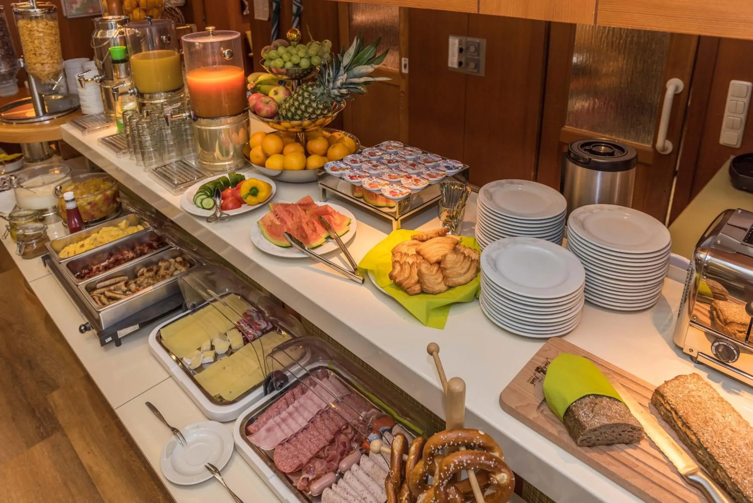 Buffet breakfast, Food in Hotel Amenity