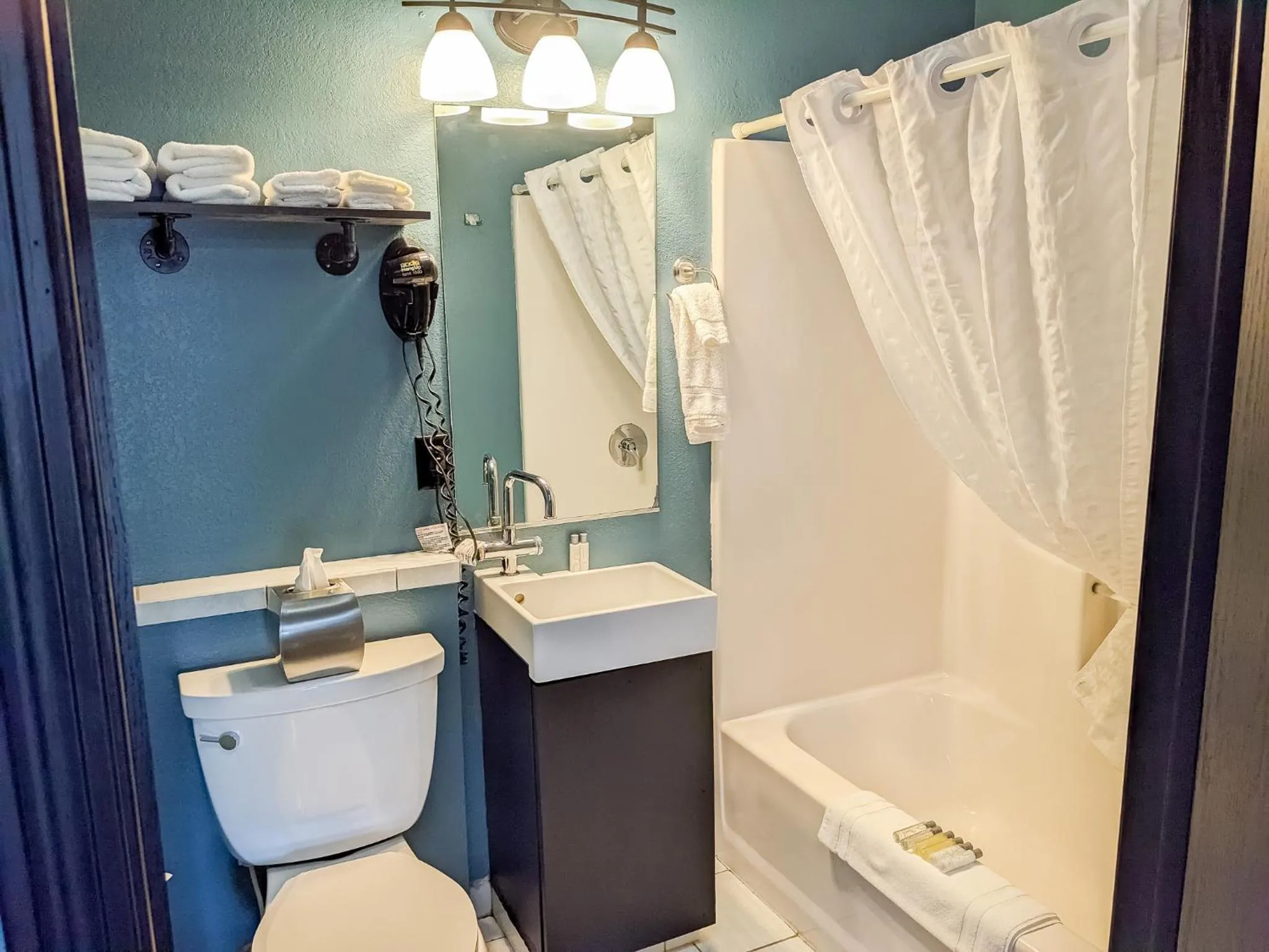 Shower in Metropolis Resort - Eau Claire