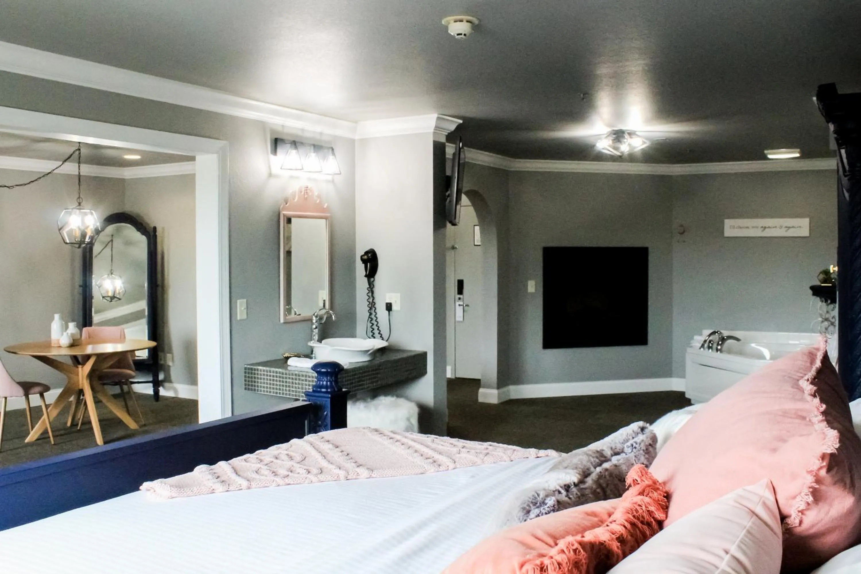 Bed in Metropolis Resort - Eau Claire