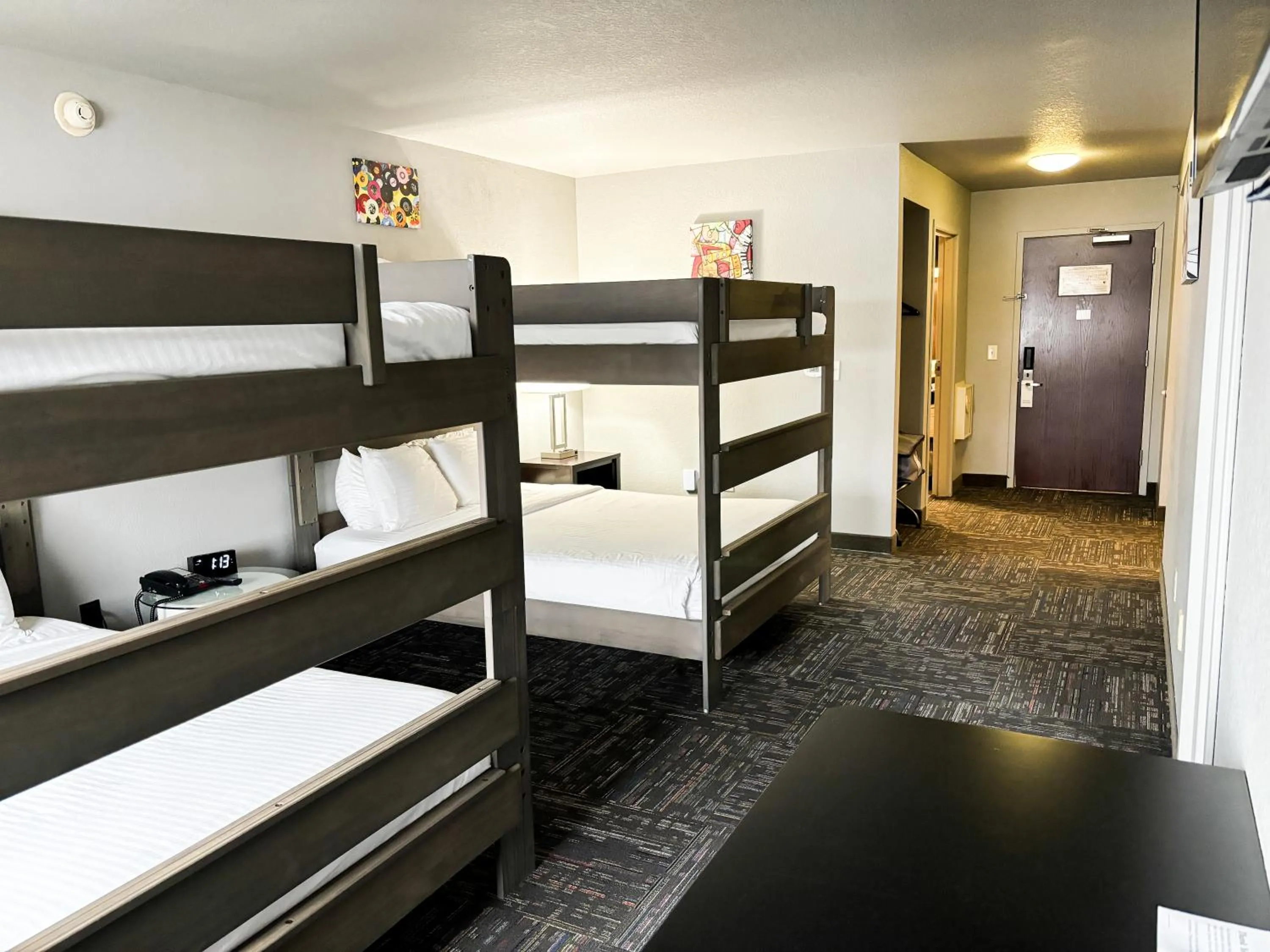 Photo of the whole room, Bed in Metropolis Resort - Eau Claire