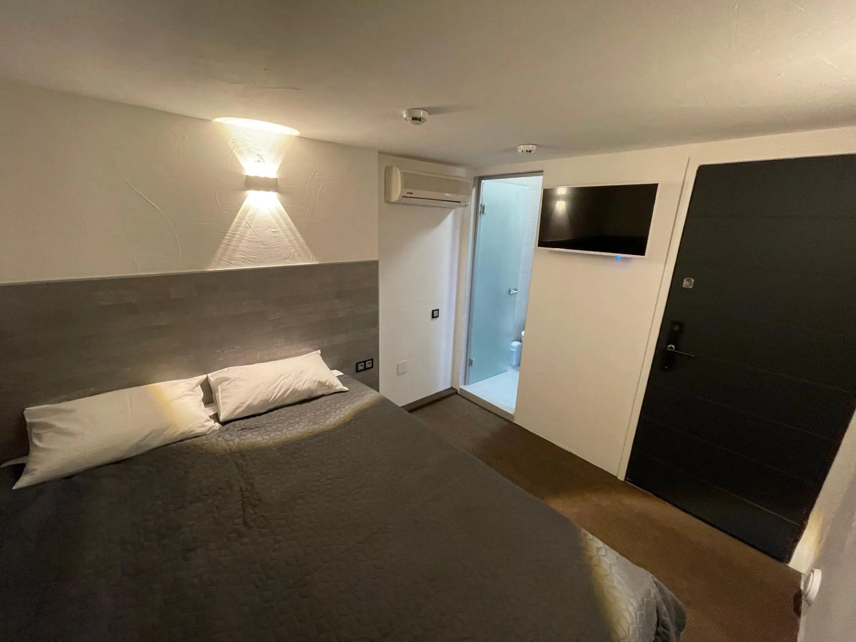 Bed in Lift Hotel Boutique - Derybasivska