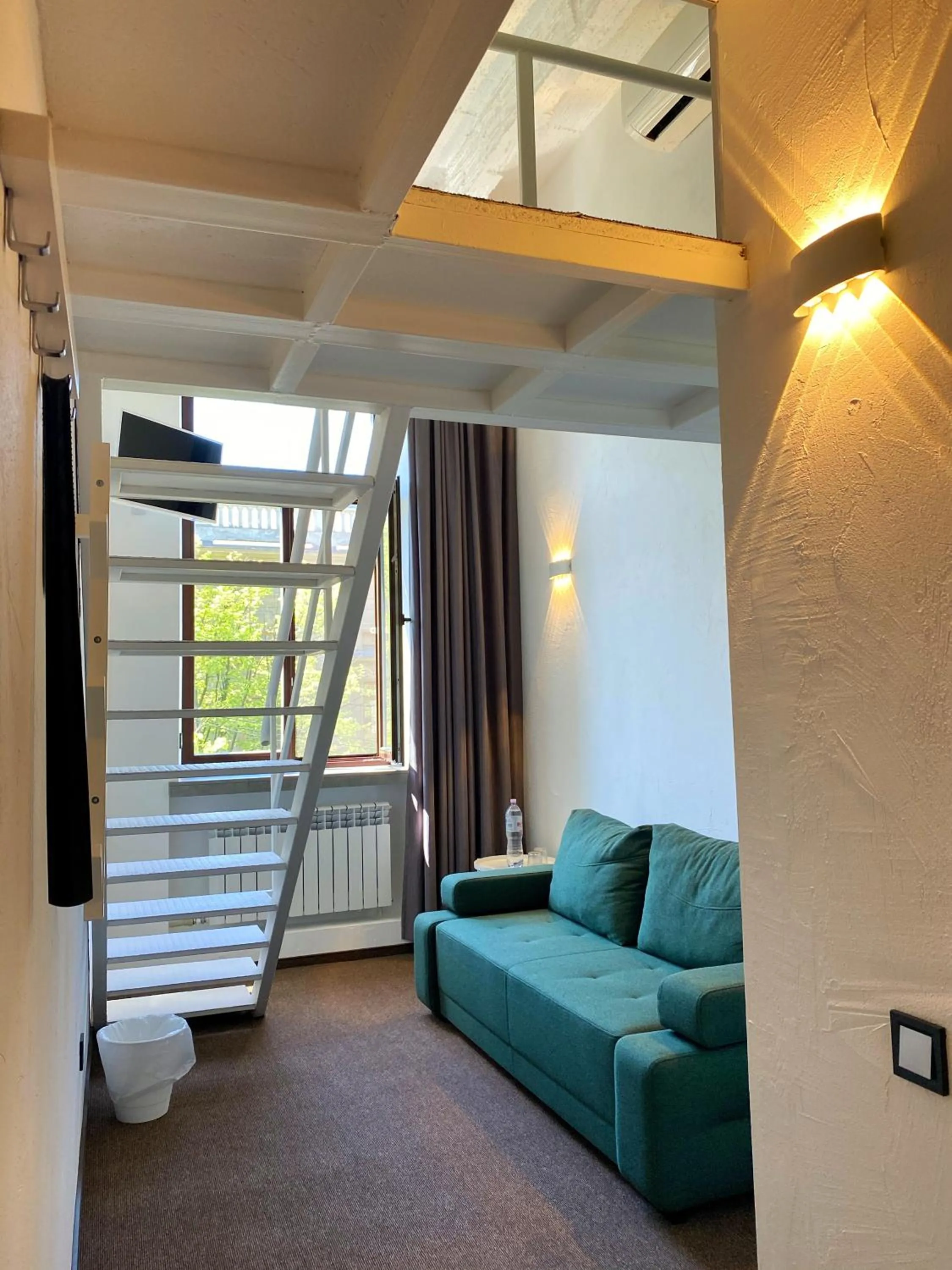 Living room, Bed in Lift Hotel Boutique - Derybasivska