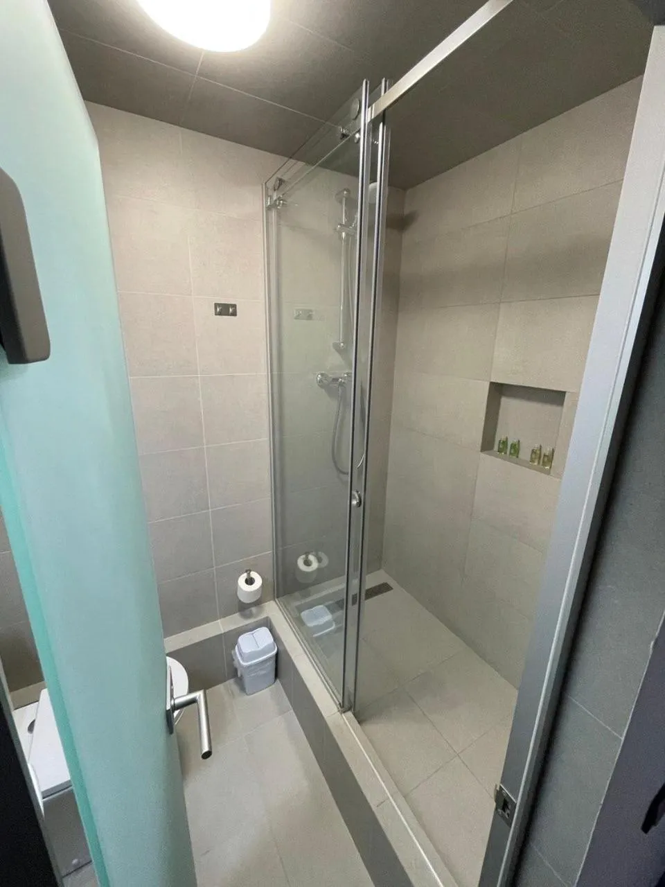 Shower in Lift Hotel Boutique - Derybasivska