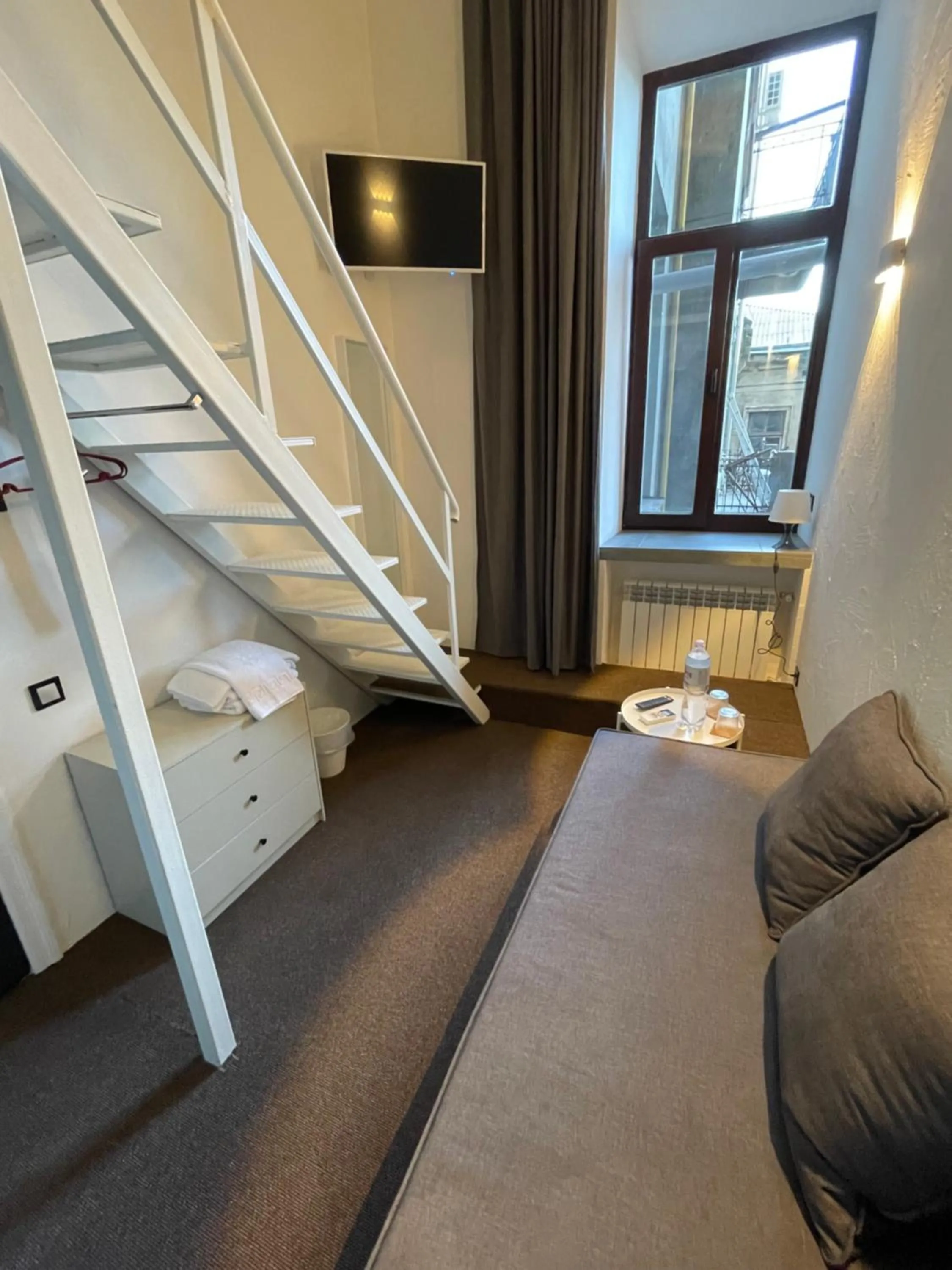 Living room, Bed in Lift Hotel Boutique - Derybasivska