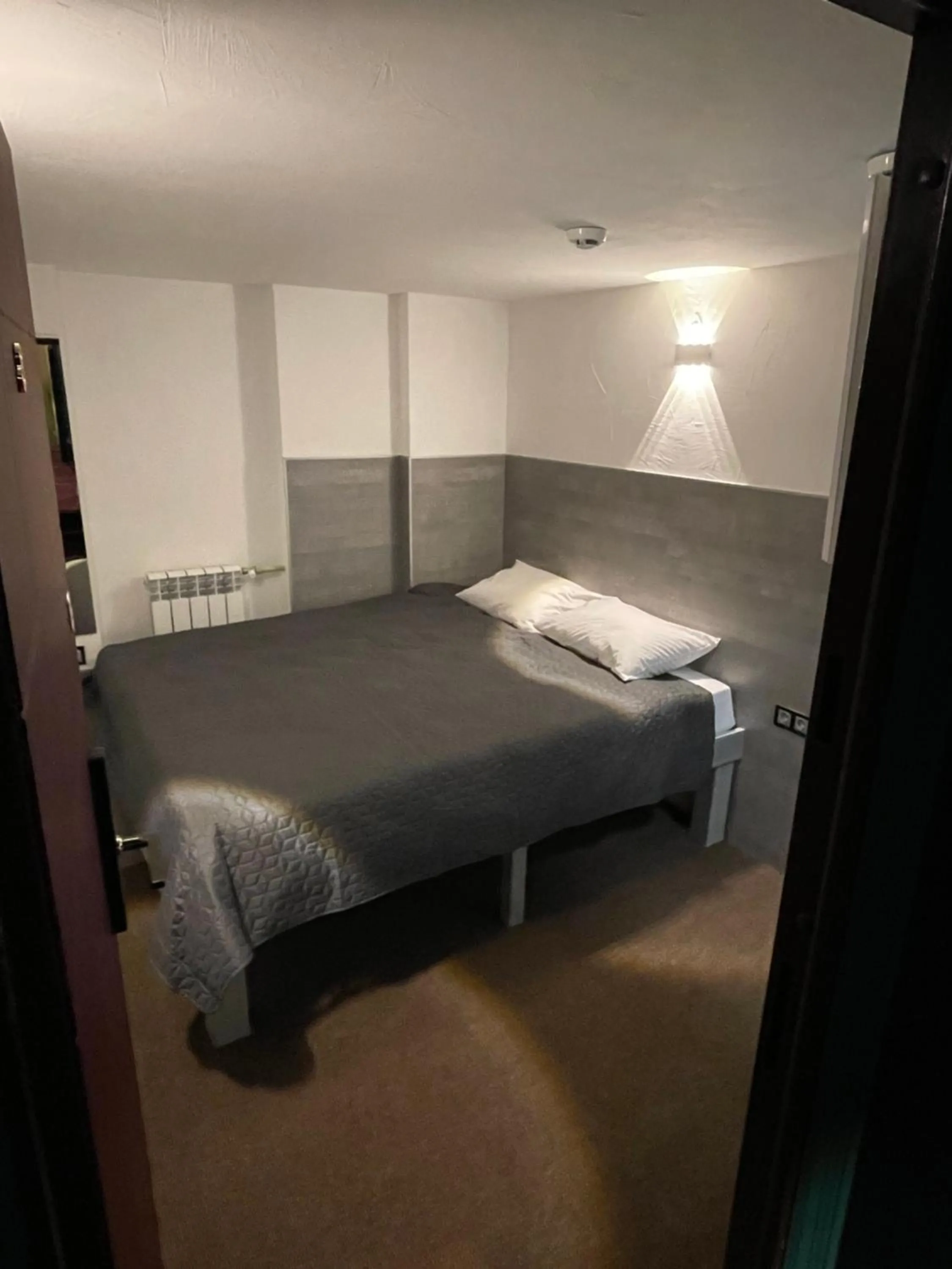 Bed in Lift Hotel Boutique - Derybasivska